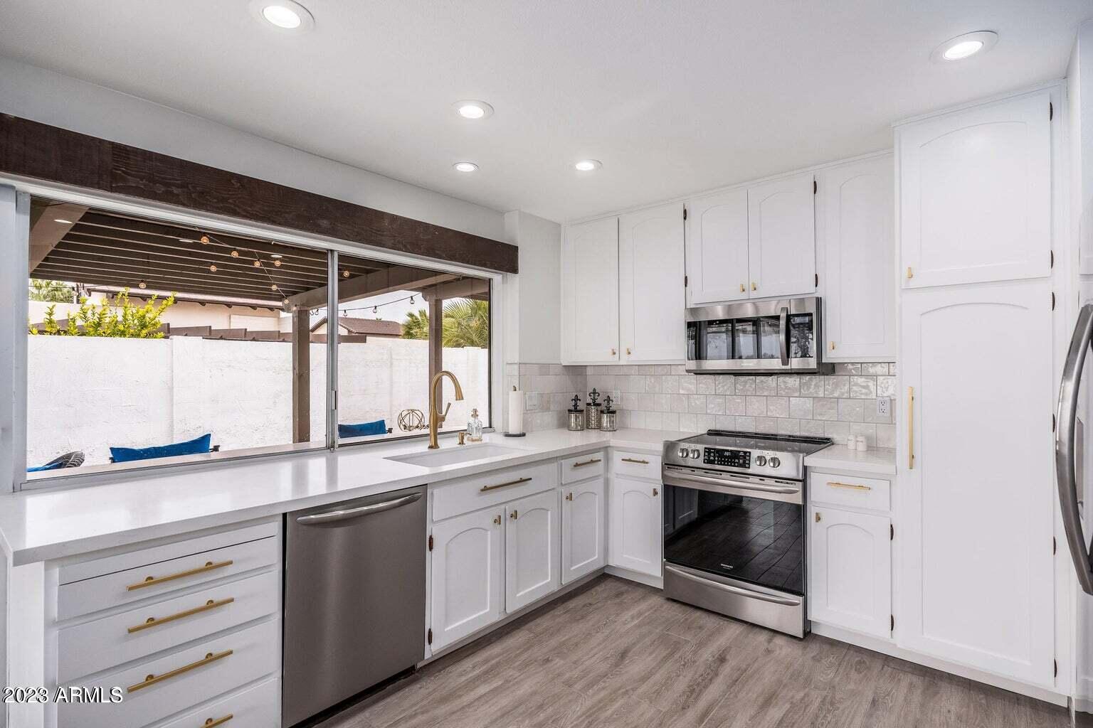 7733 E HUBBELL Street