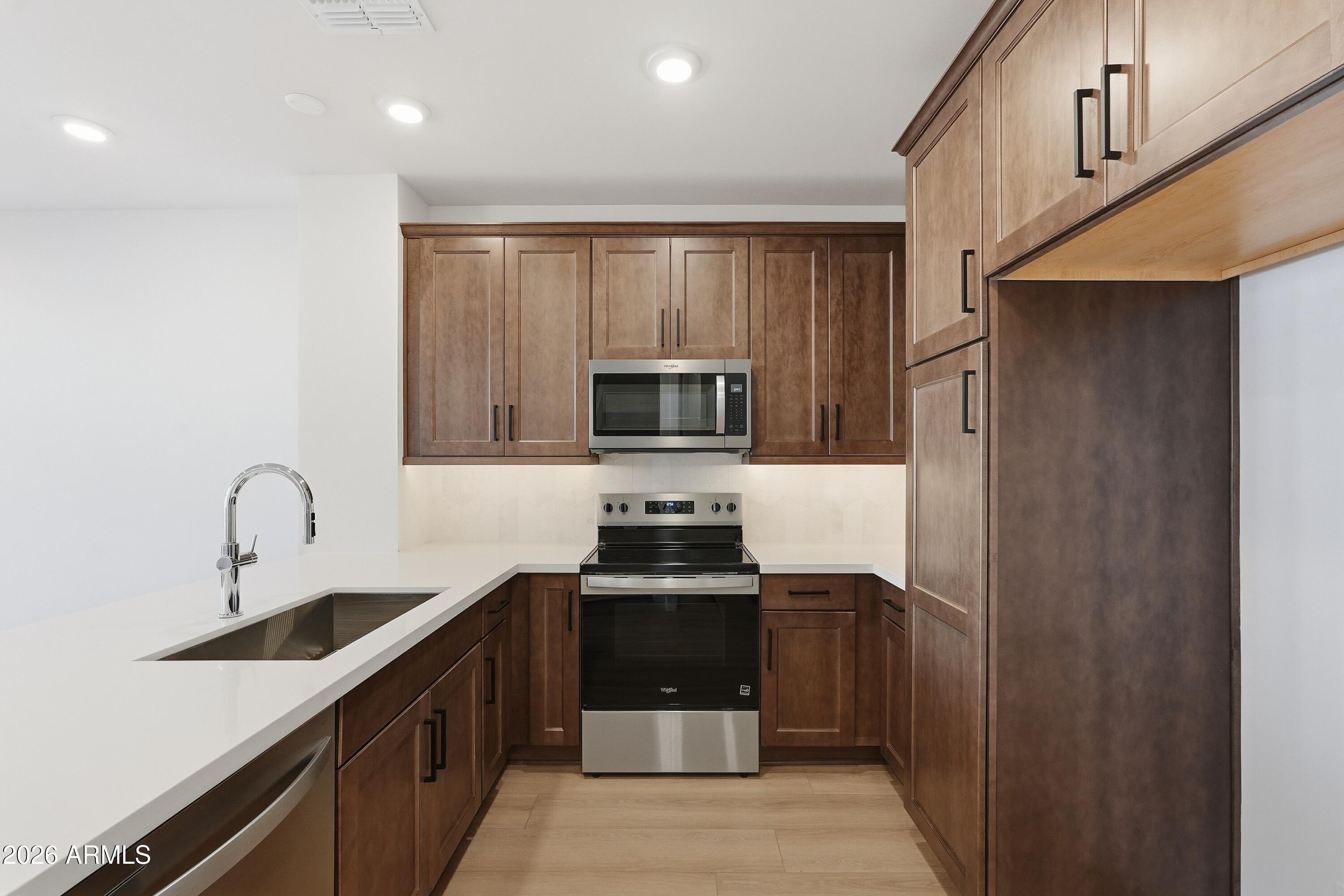 2121 W Sonoran Desert Drive 83