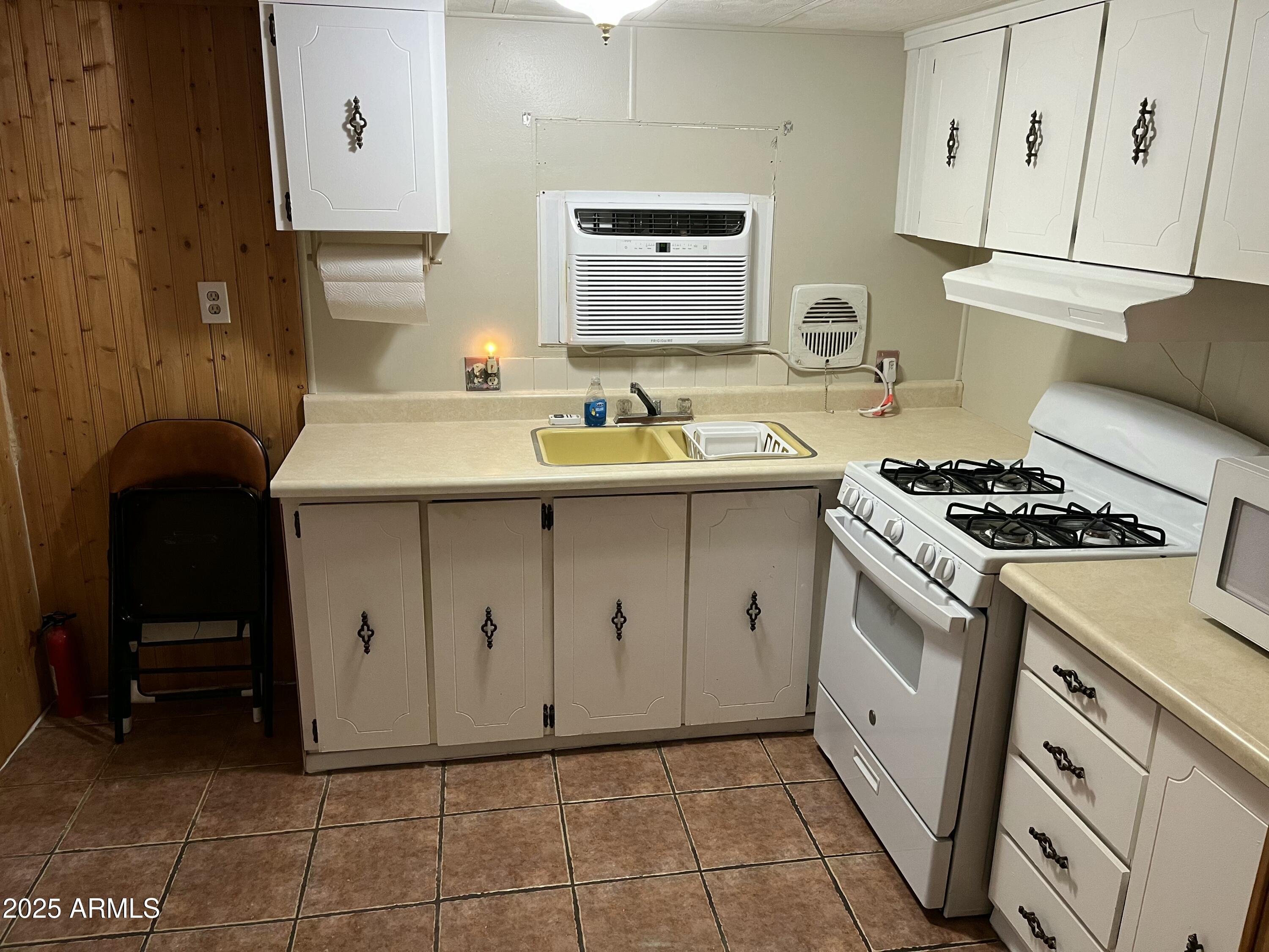 9501 E BROADWAY Road 71