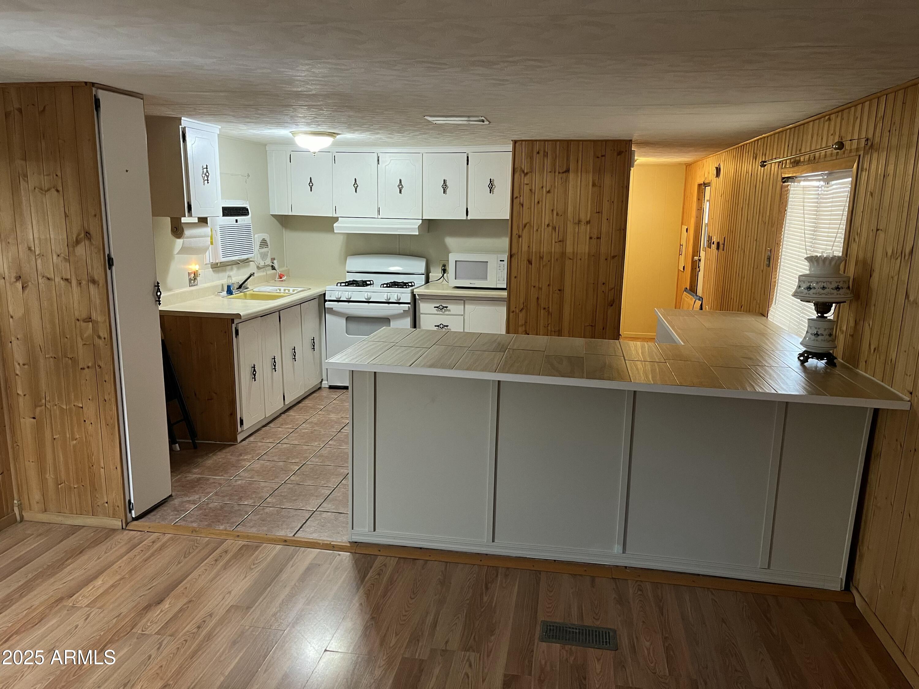 9501 E BROADWAY Road 71