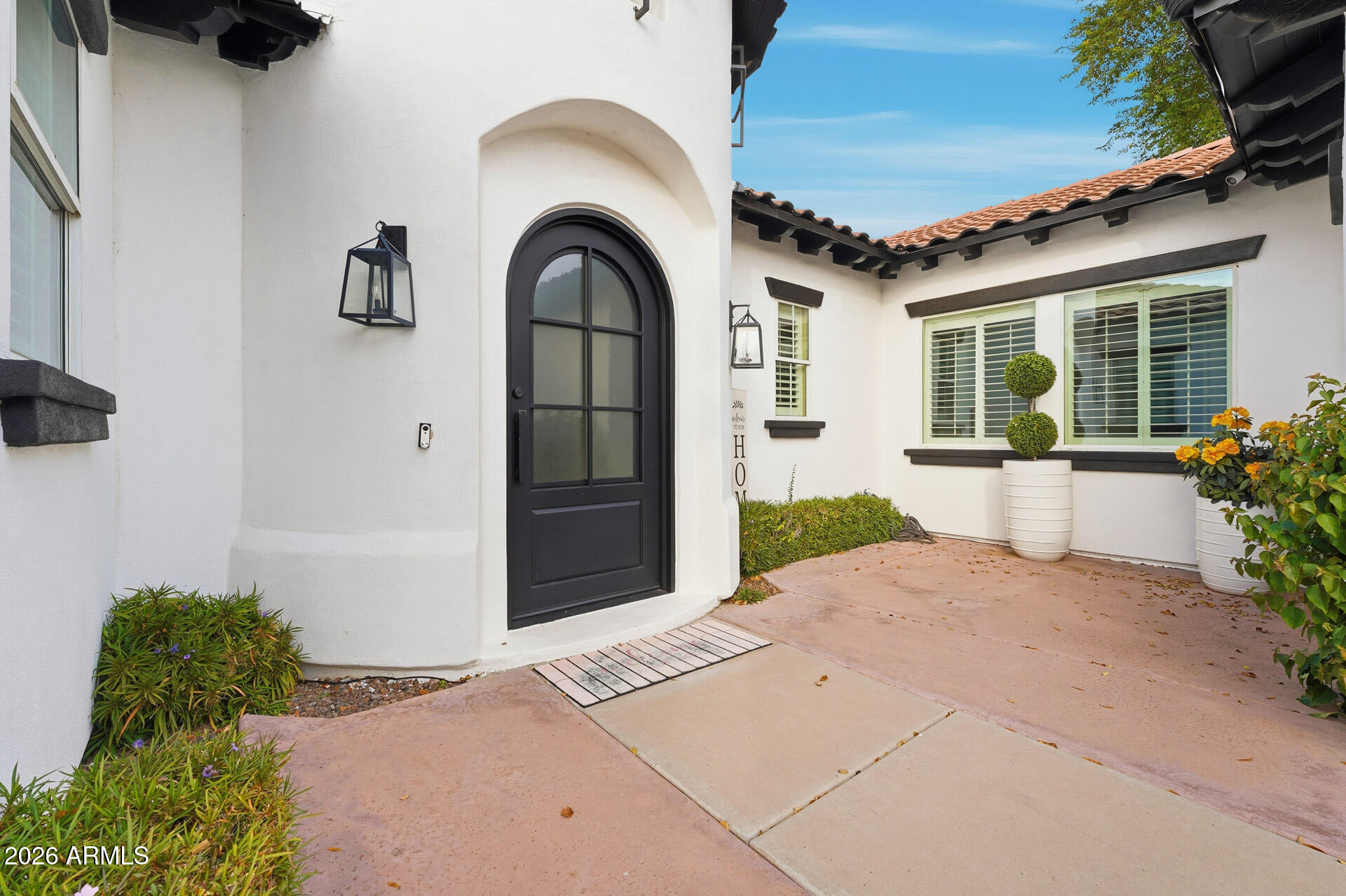 3102 E Vaughn Avenue