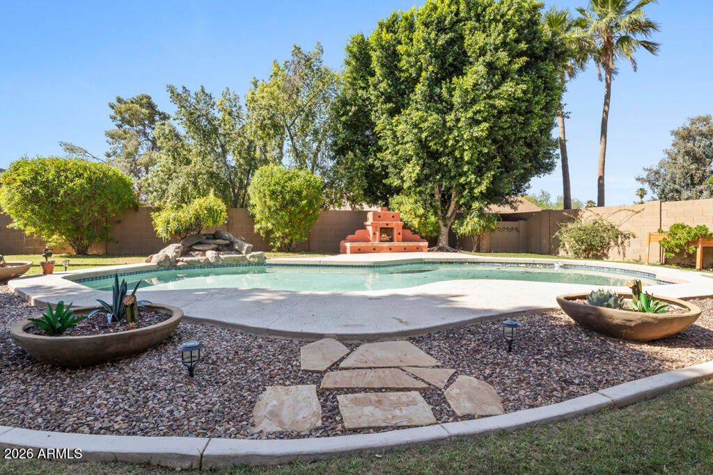 6181 W LINDA Lane