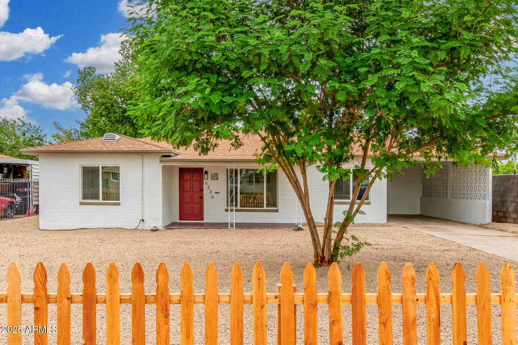 Photo of 6236 W Maryland Avenue, Glendale, AZ 85301 (MLS # 6932398)