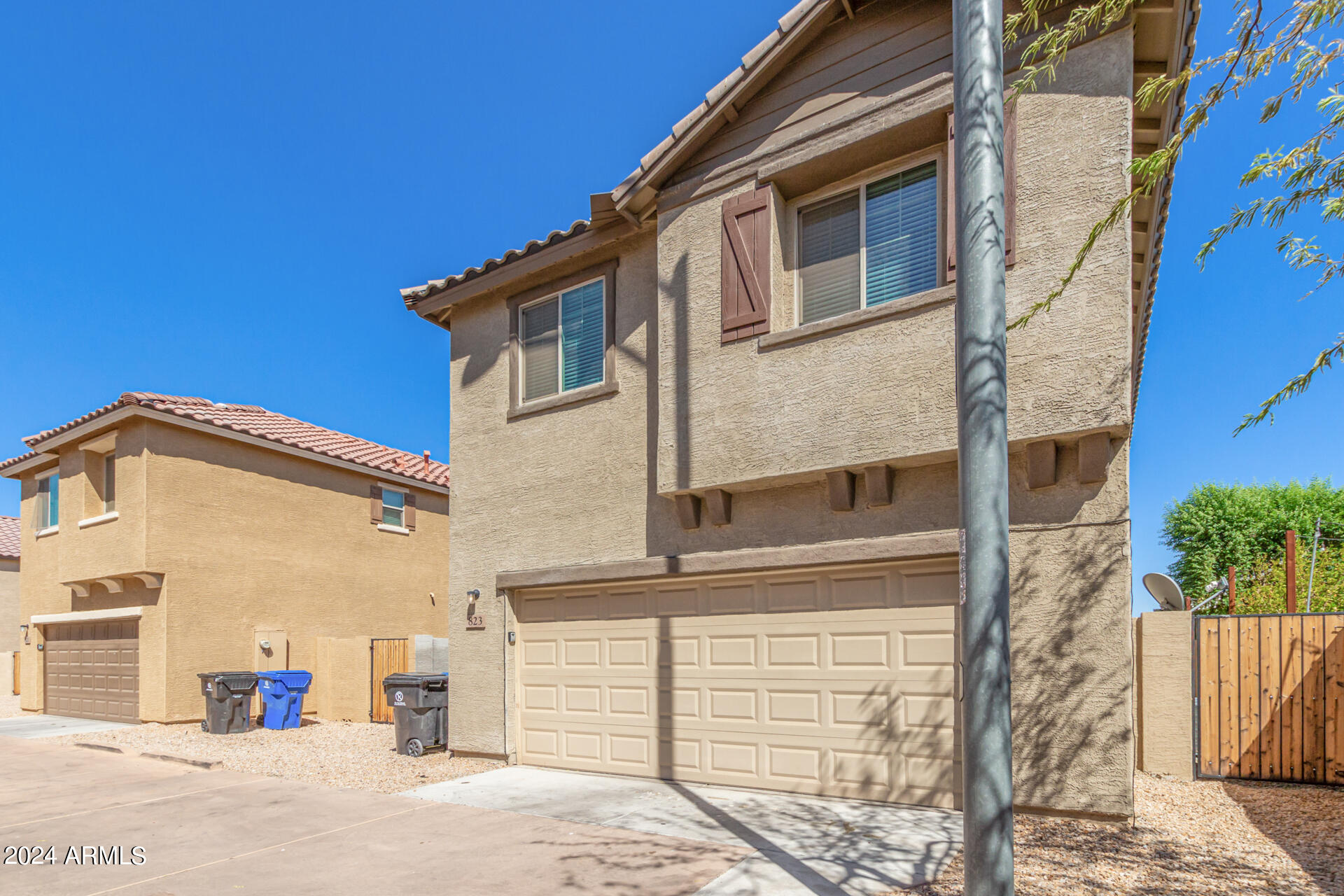 823 E AGUA FRIA Lane