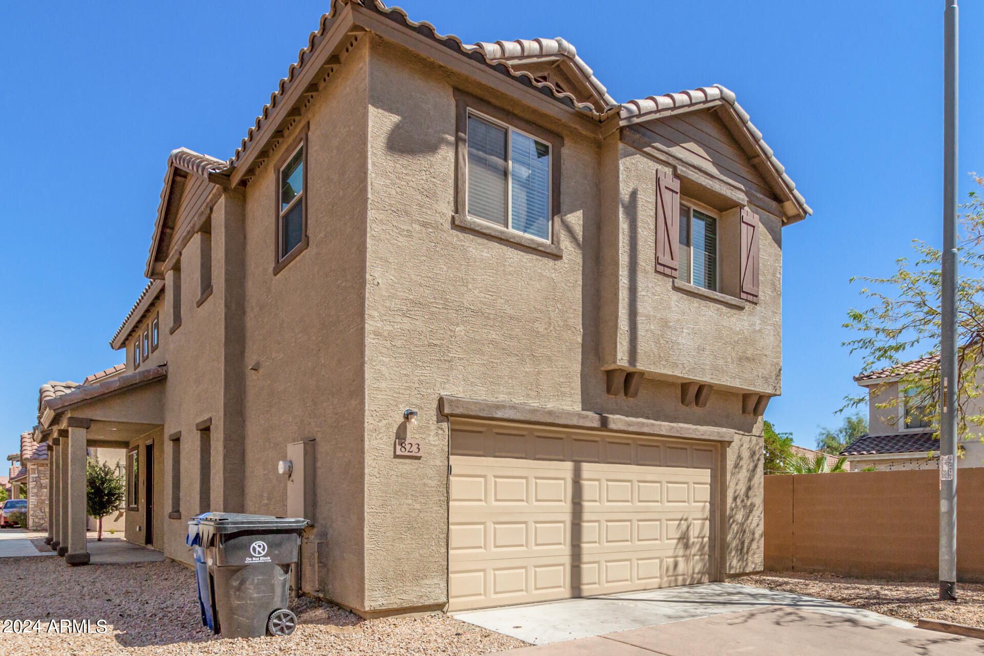 823 E AGUA FRIA Lane