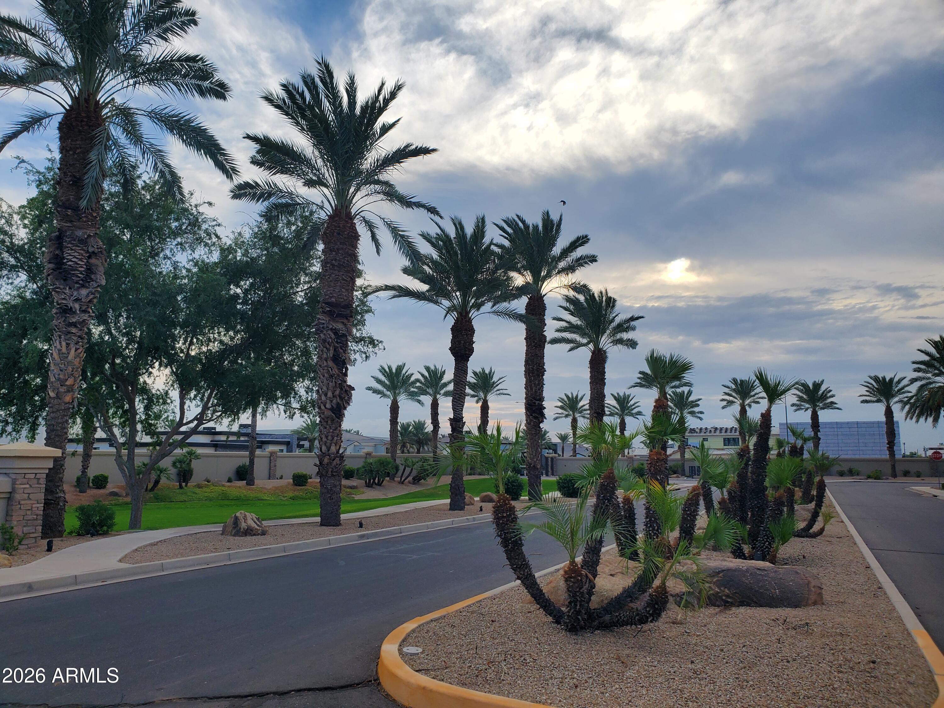 4450 W BEECHCRAFT Place 1
