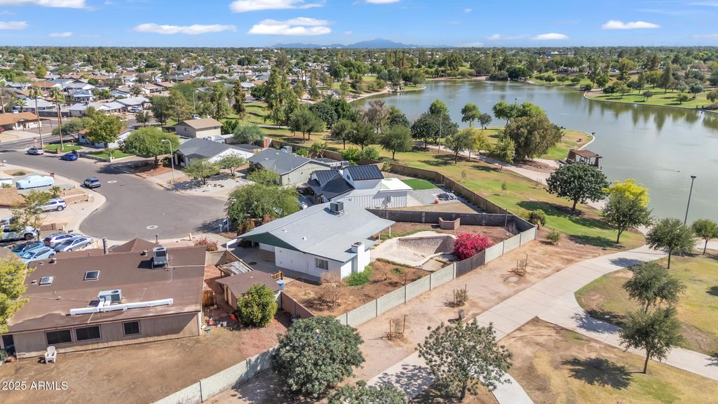 Photo of 31 W Duke Drive, Tempe, AZ 85283 (MLS # 6955955)