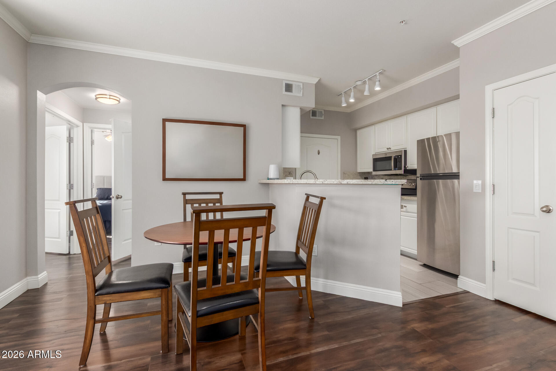 1701 E COLTER Street 477