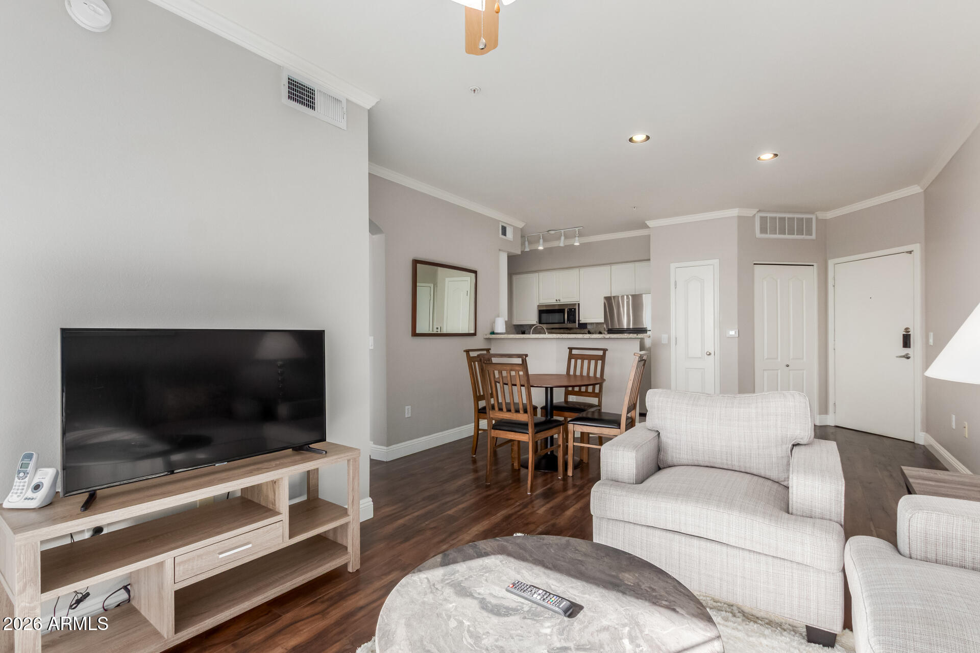 1701 E COLTER Street 477