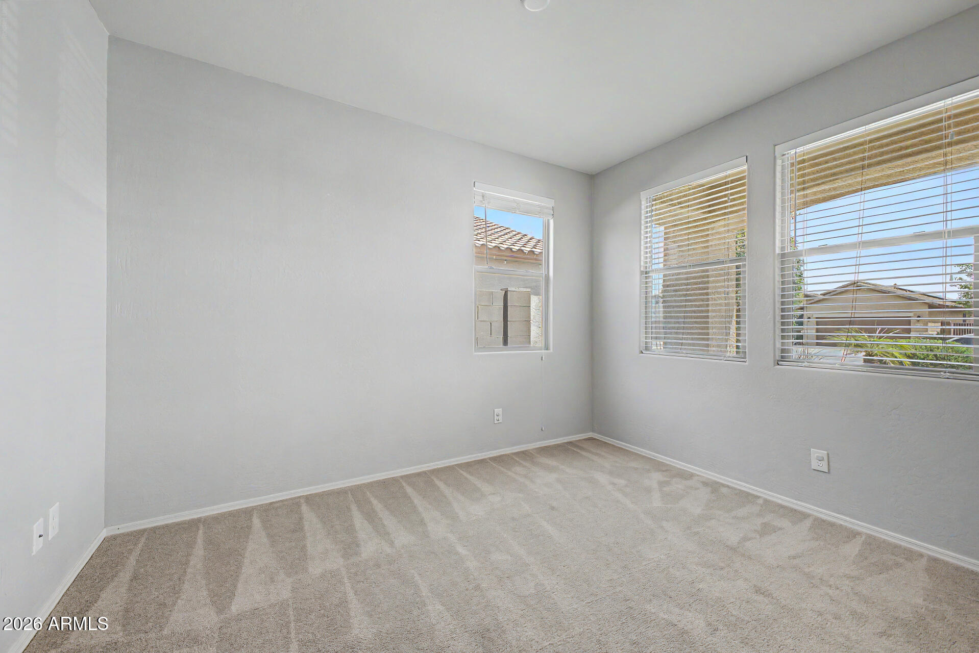 18390 W via del sol --