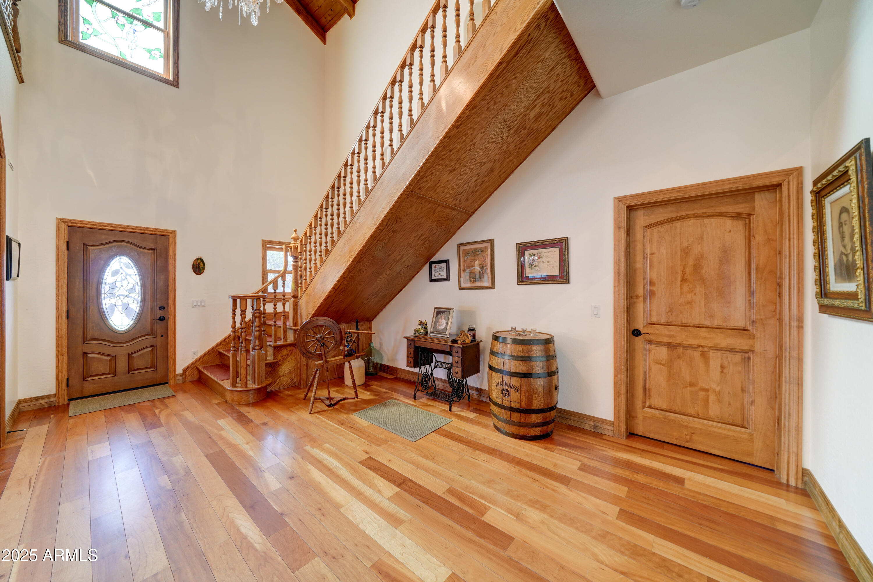 424 E LEHI Road