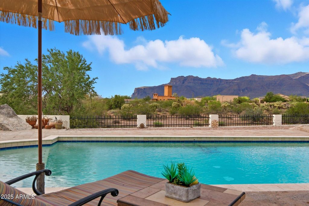 Photo of 10612 E Palm Way, Gold Canyon, AZ 85118 (MLS # 6926263)