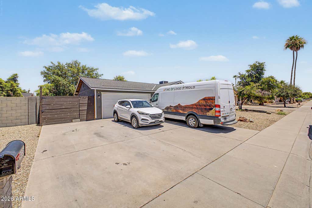 Photo of 9036 W Royal Palm Road, Peoria, AZ 85345 (MLS # 7044798)