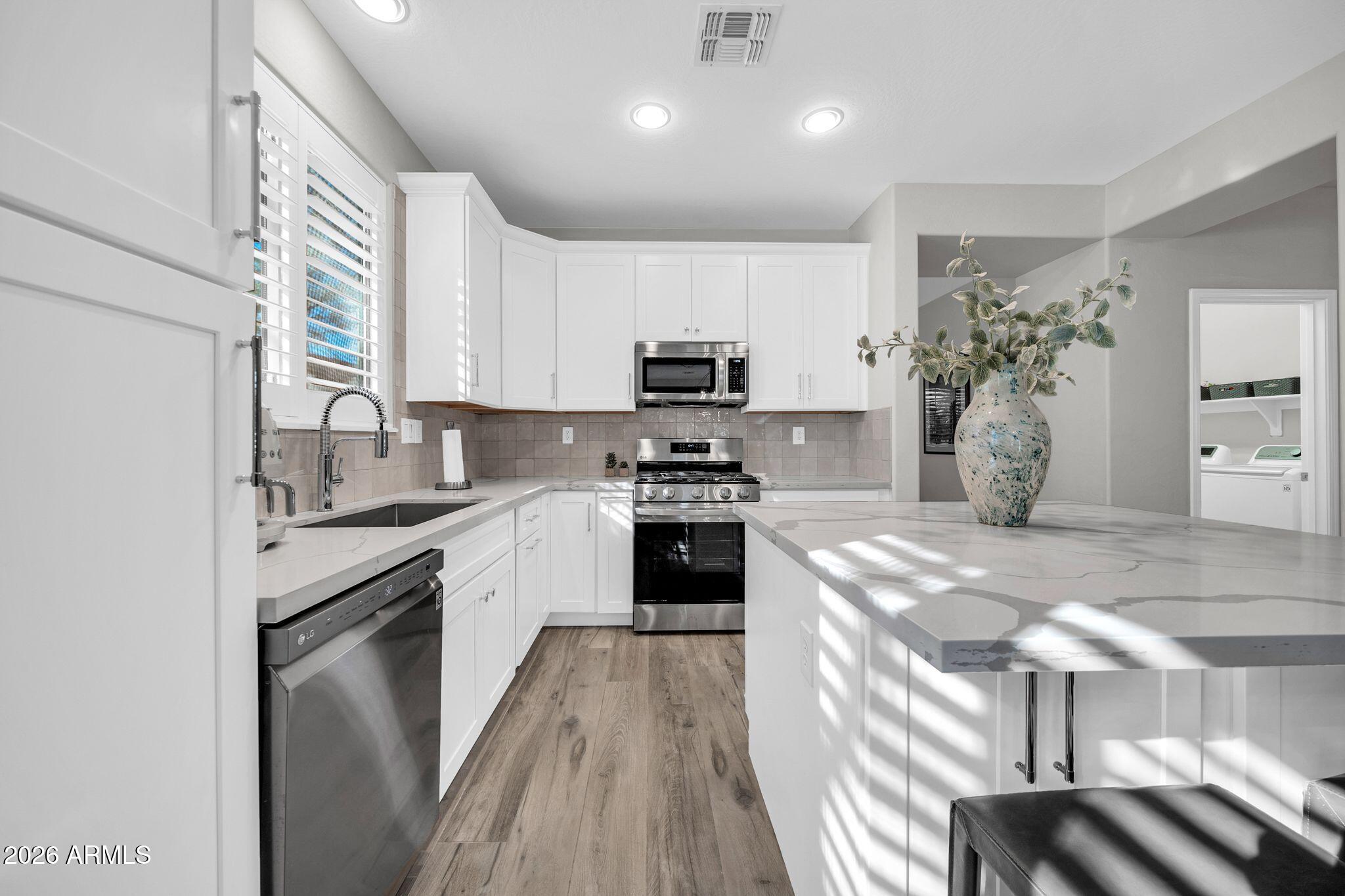 42805 N HUDSON Trail