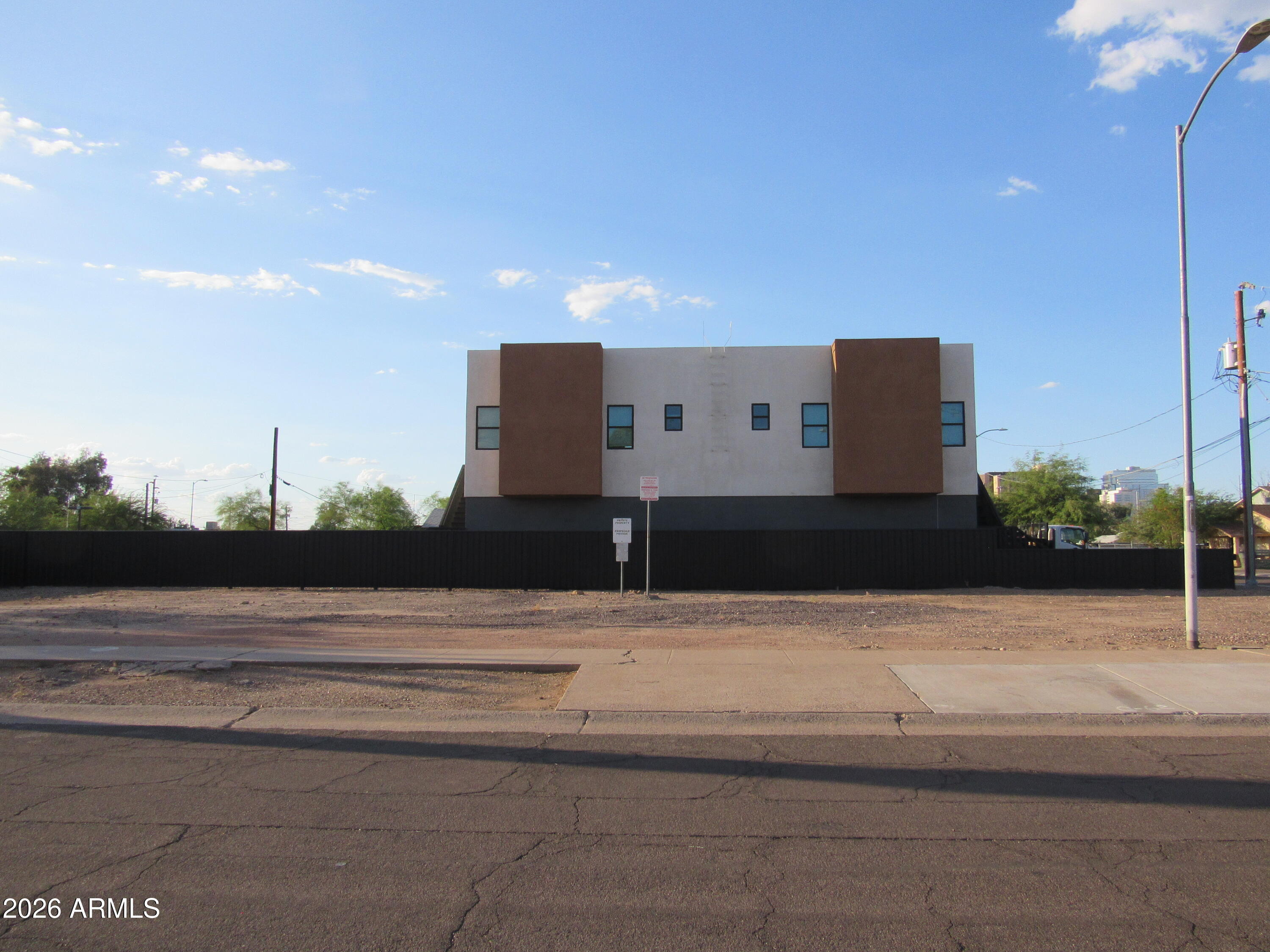 410 W YAVAPAI Street 13