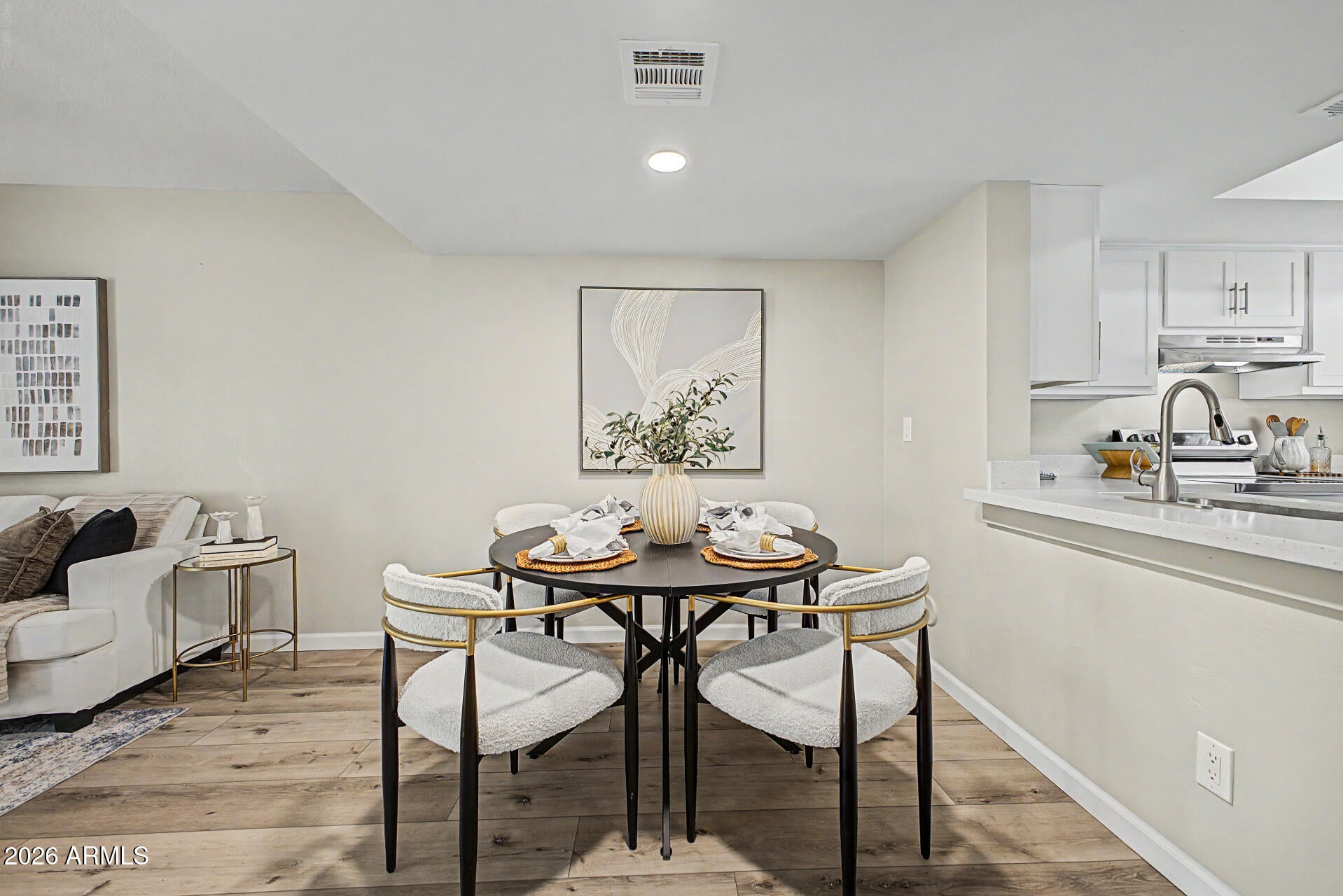 1601 W SUNNYSIDE Drive 166