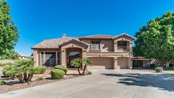 7910 W BRIDEN LN, PEORIA, AZ 85383 - Image d5f8efc9e694429087d5bdd07dd299fe/3825514704