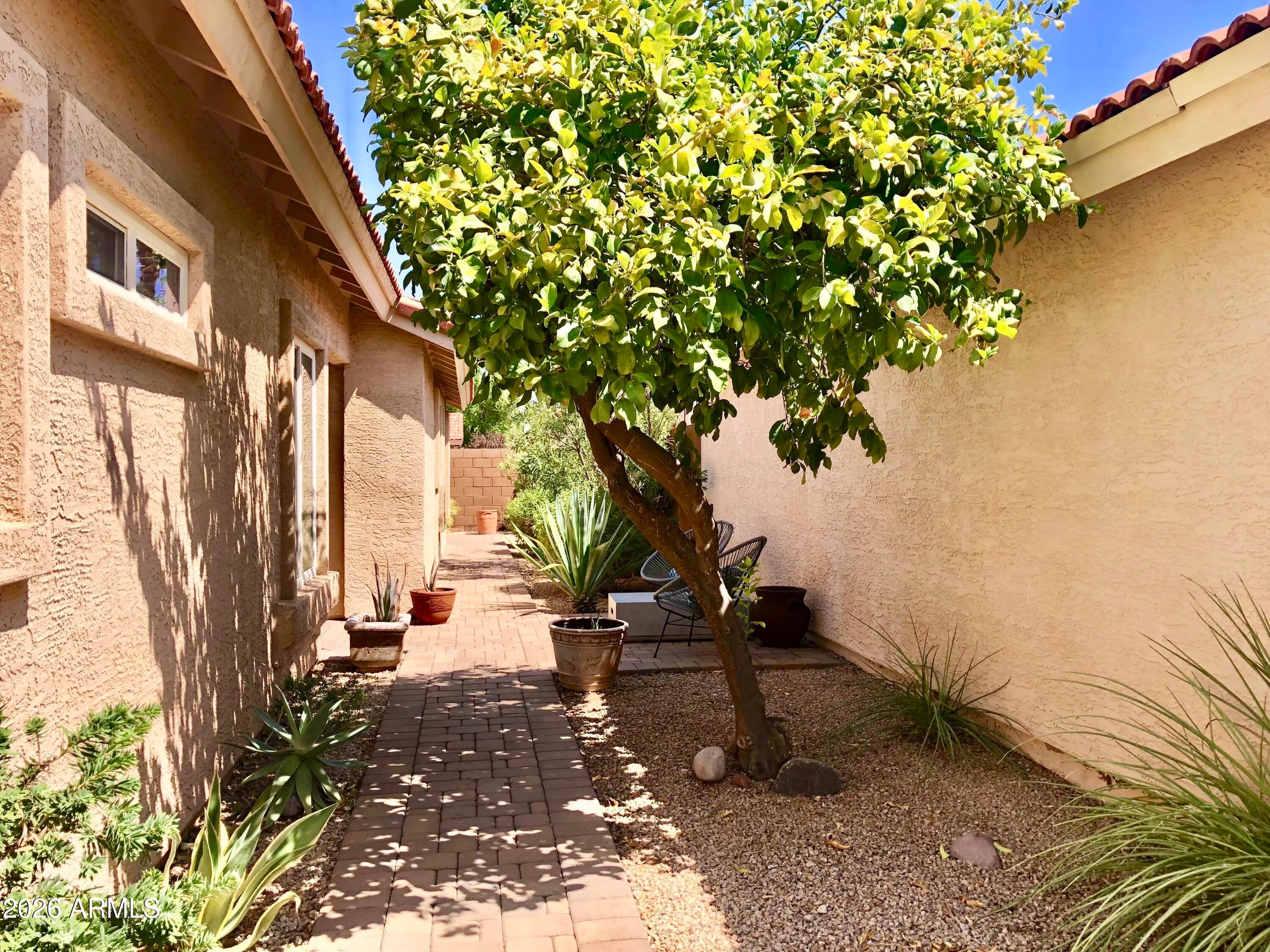 8828 E RIVIERA Drive