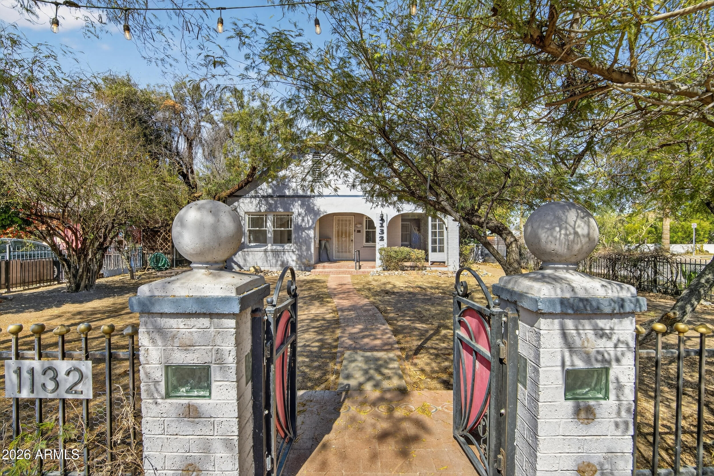 1132 E WELDON Avenue