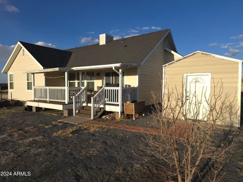 A home in Eagar