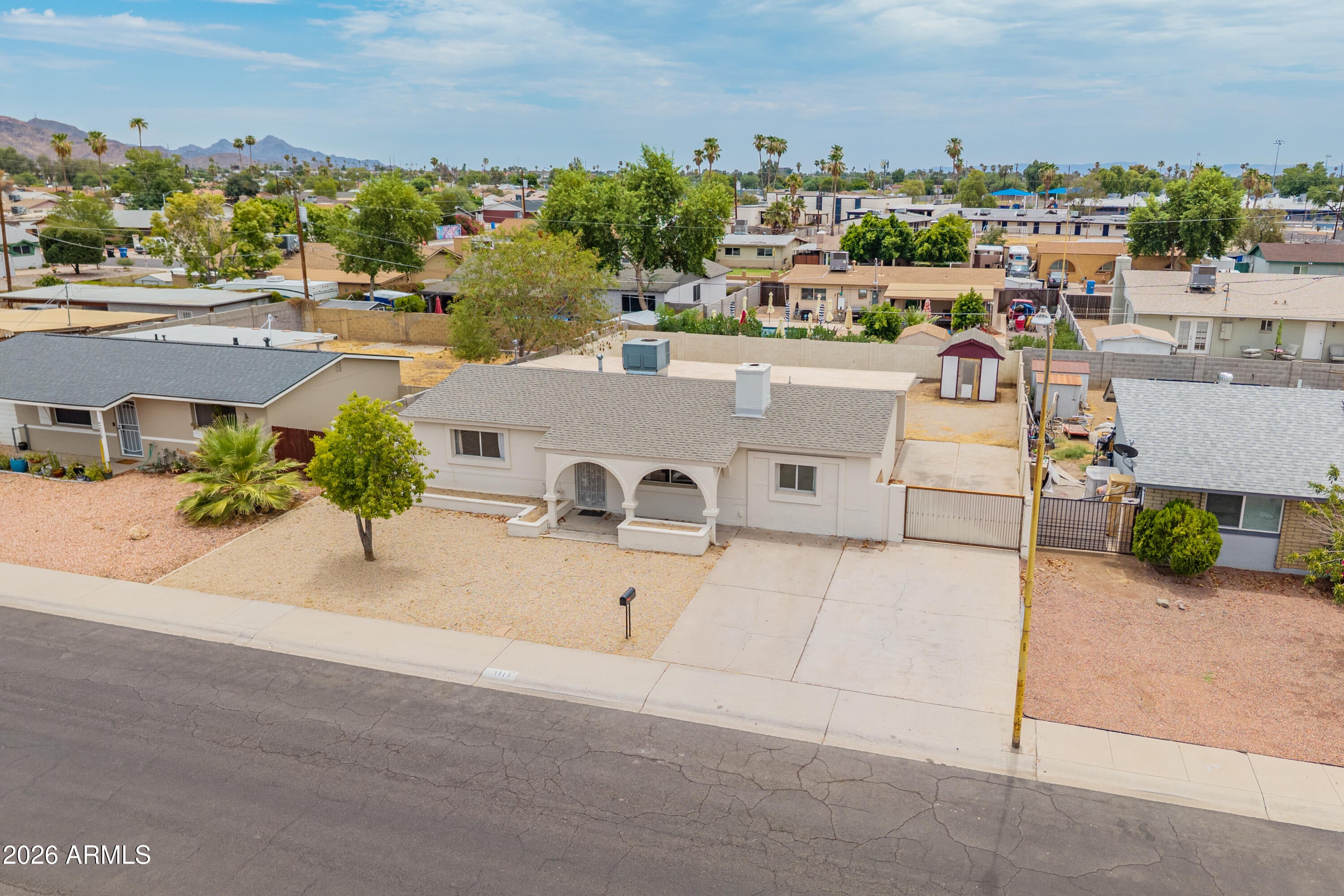 3313 W PERSHING Avenue