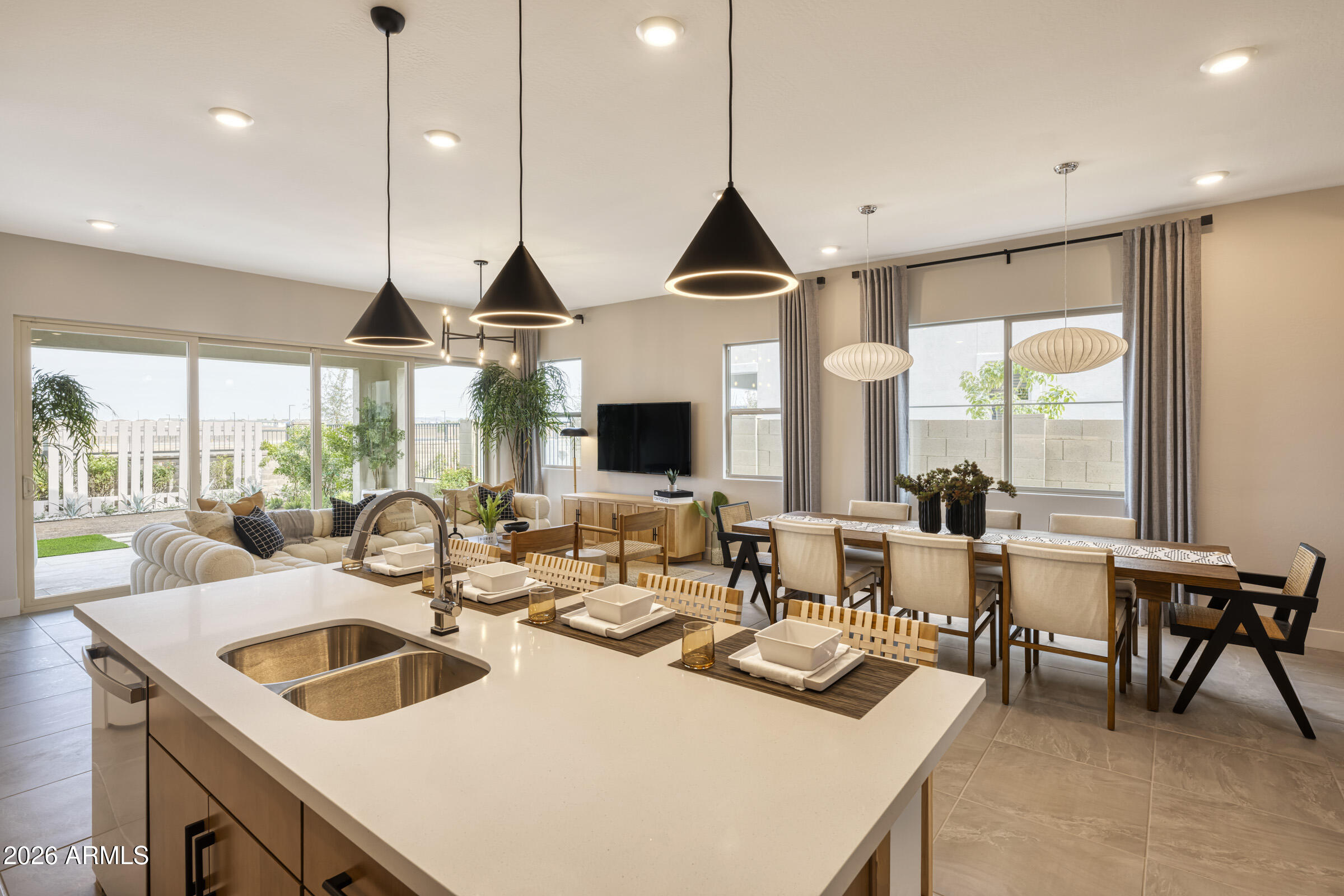 1450 E COCONINO Way