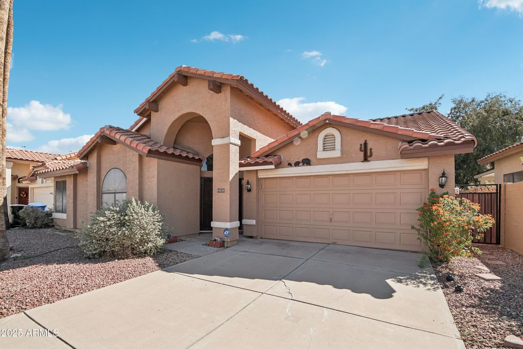 Photo of 10729 W Laurelwood Lane, Avondale, AZ 85392 (MLS # 6930868)