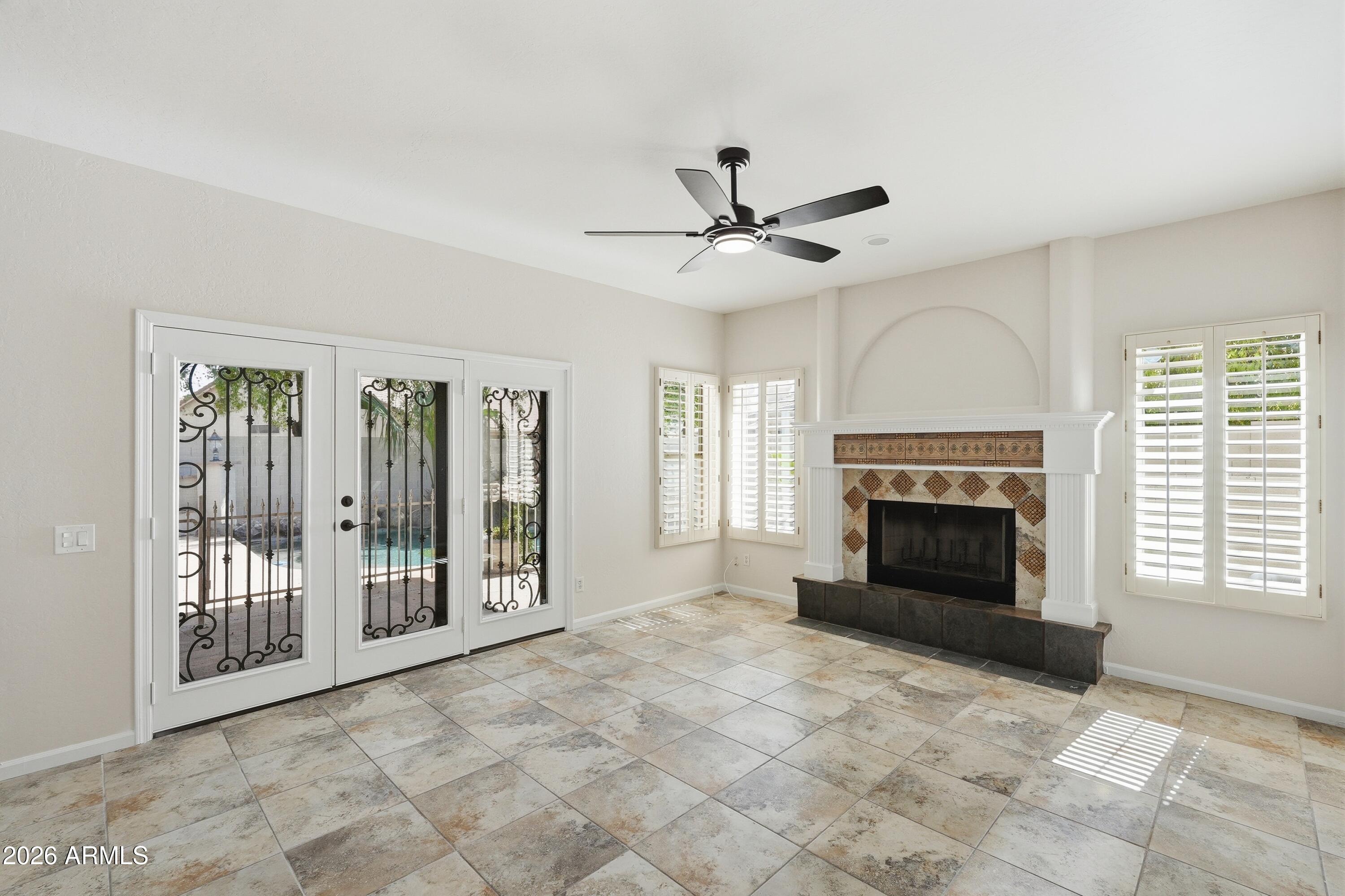 2232 E TAHITIAN Way