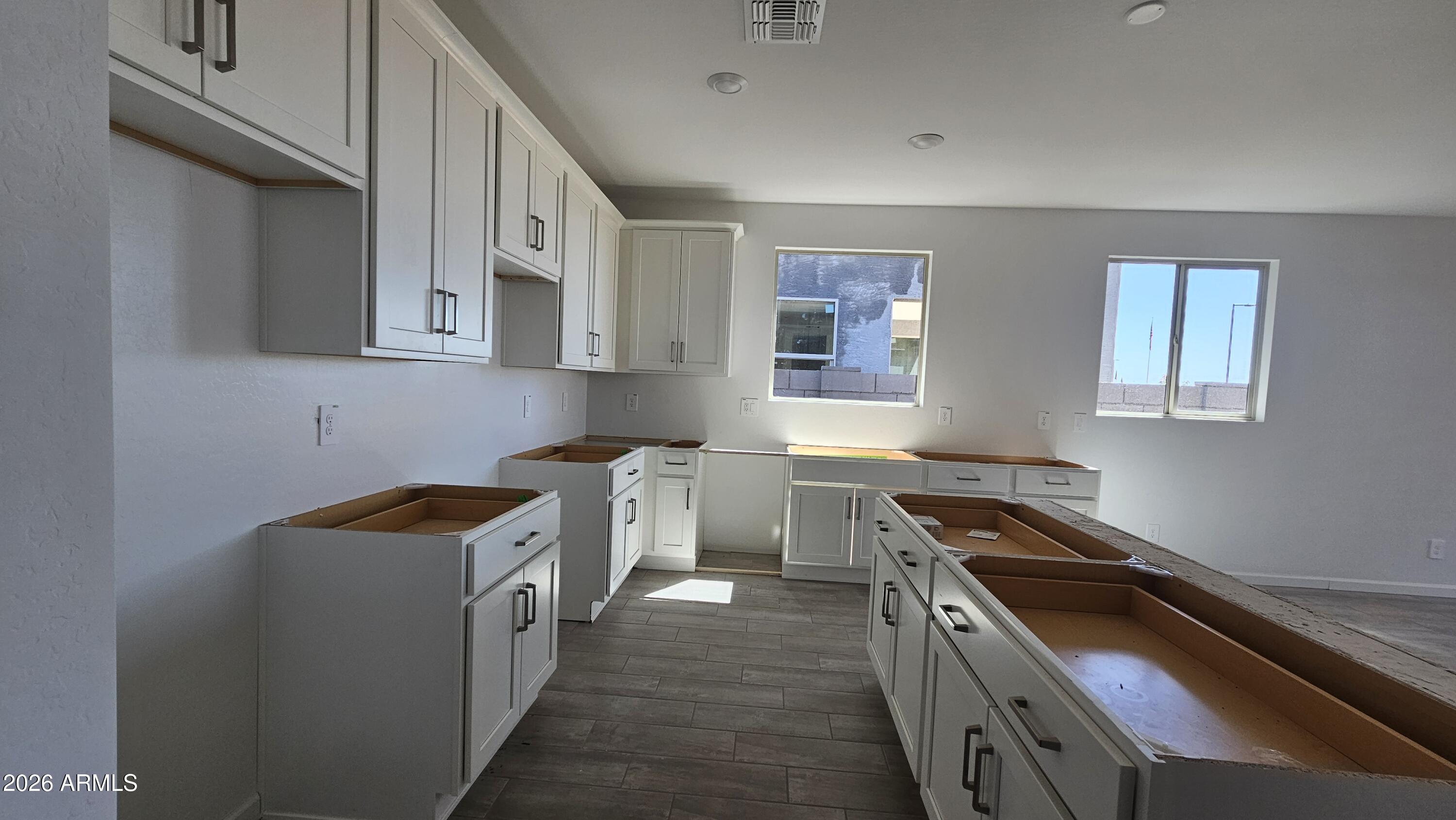 6617 E FIDDLENECK Way