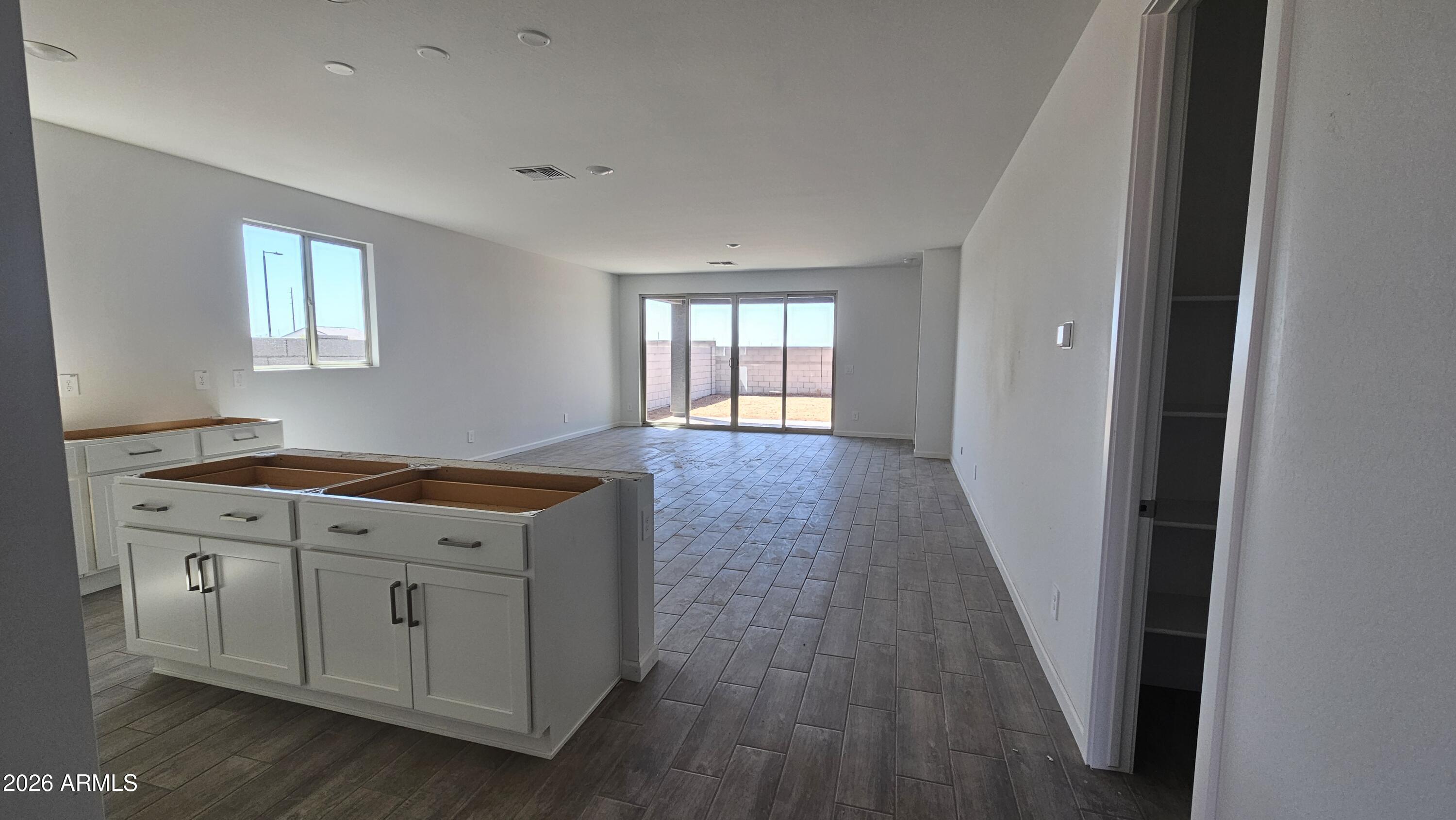 6617 E FIDDLENECK Way