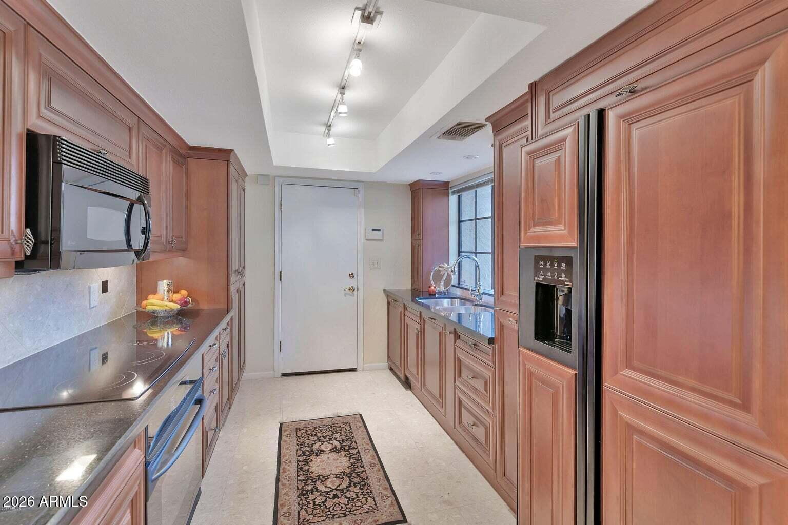 8700 E MOUNTAIN VIEW Road 1013