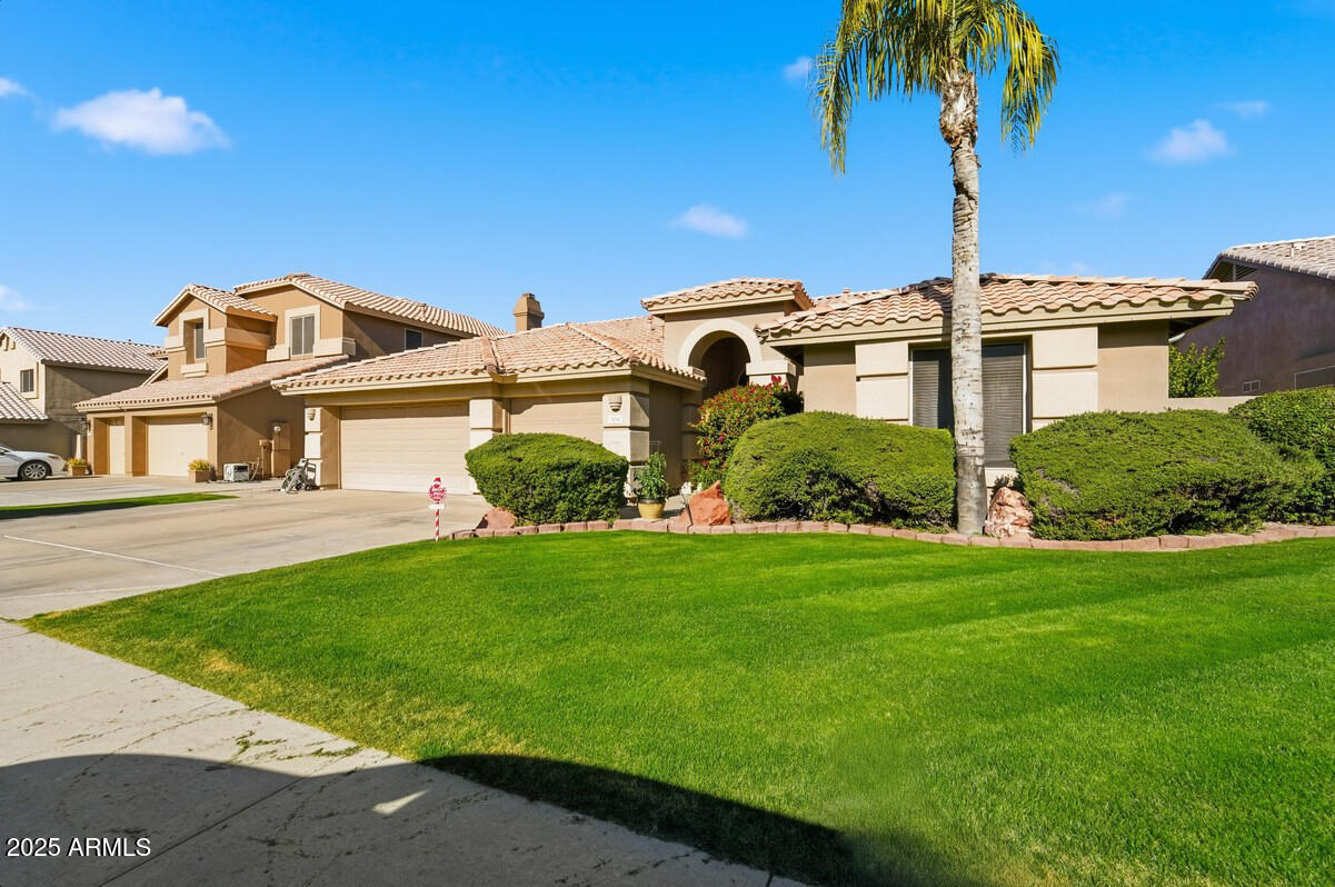 7150 W DREYFUS Drive