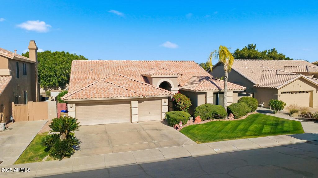 Photo of 7150 W Dreyfus Drive, Peoria, AZ 85381 (MLS # 6963610)