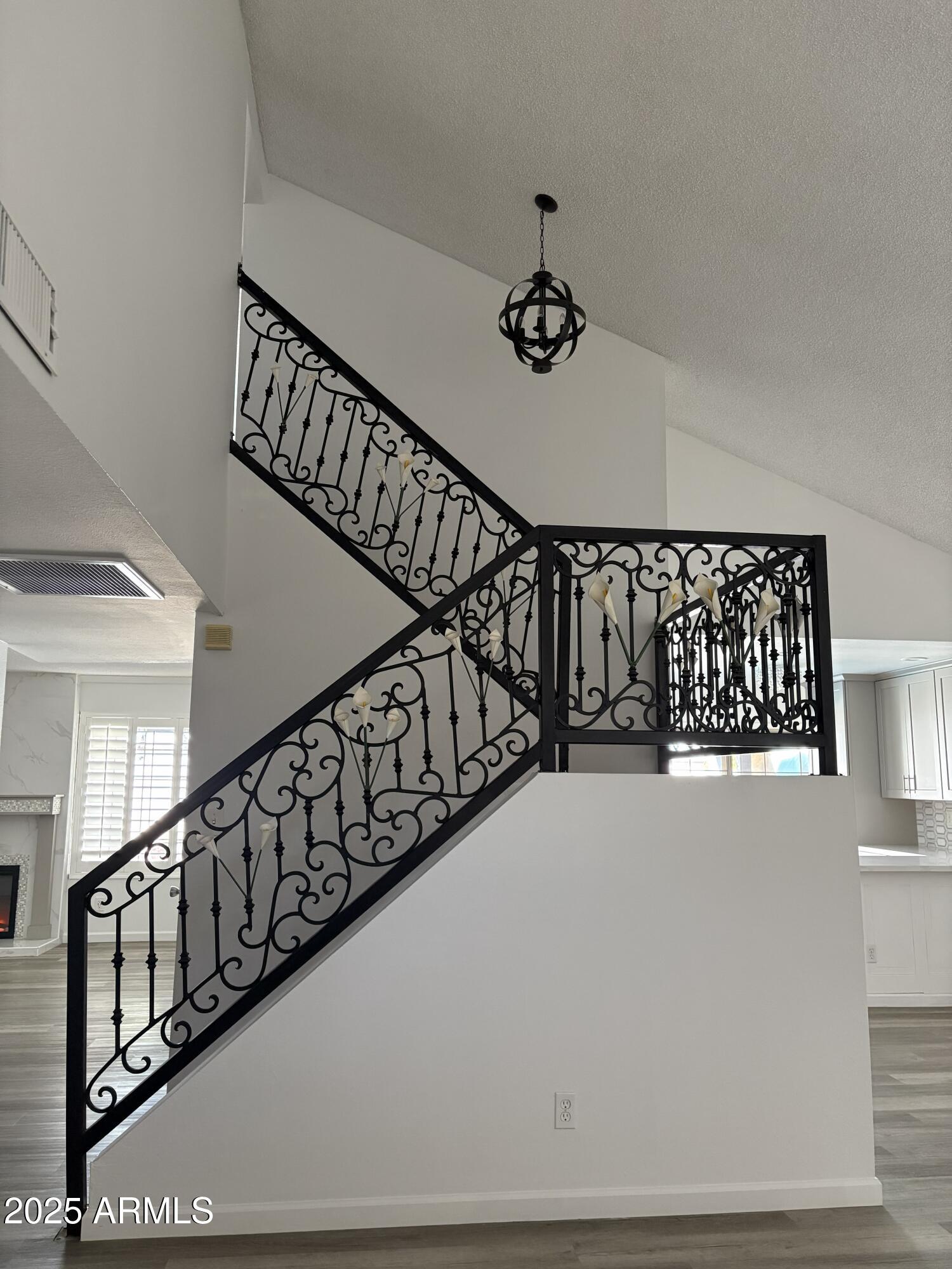 2344 W MARCONI Avenue