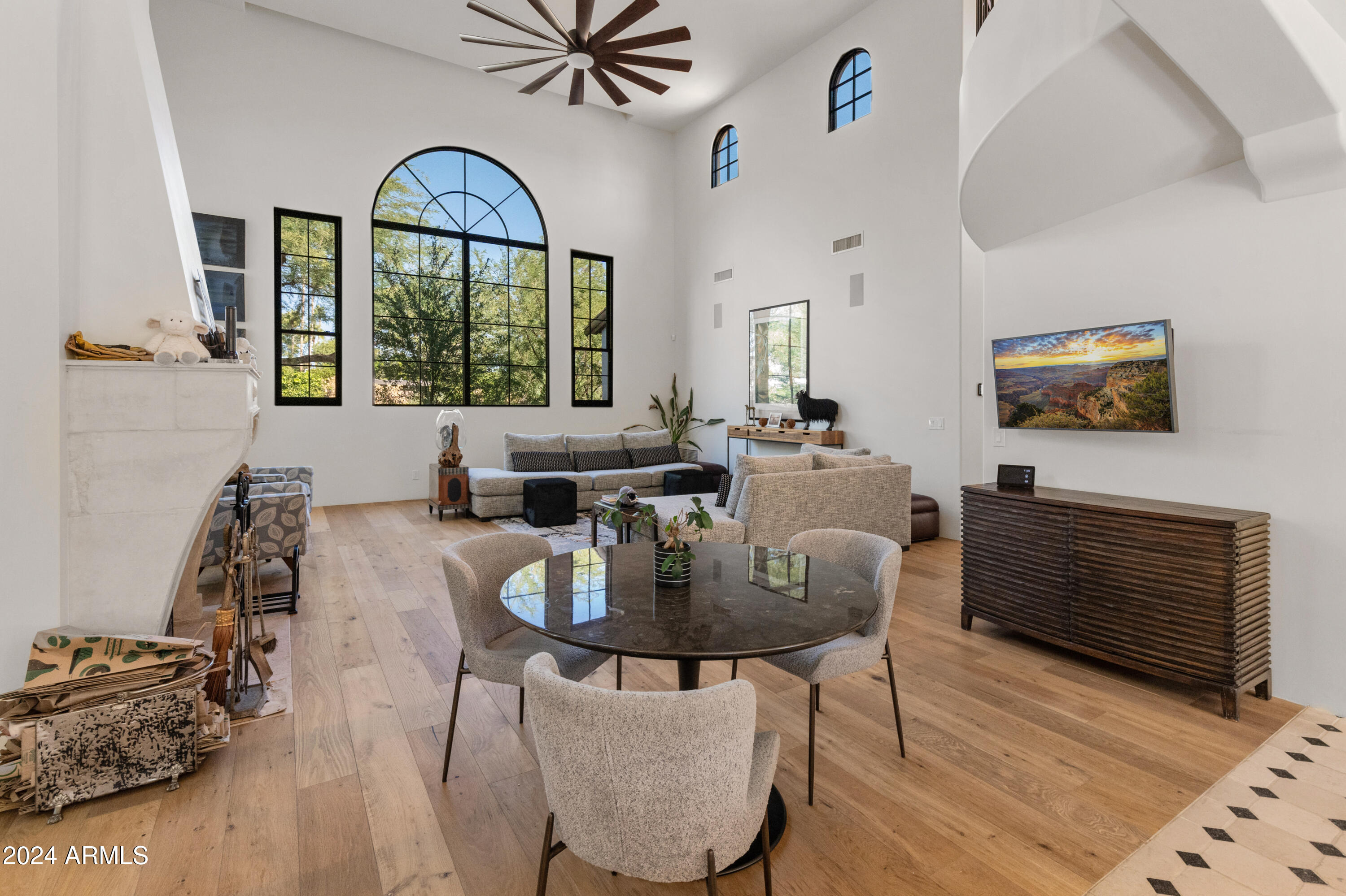 Paradise Valley, Arizona 85253, United States, 4 Bedrooms Bedrooms, ,6 BathroomsBathrooms,Residential,Active,32363