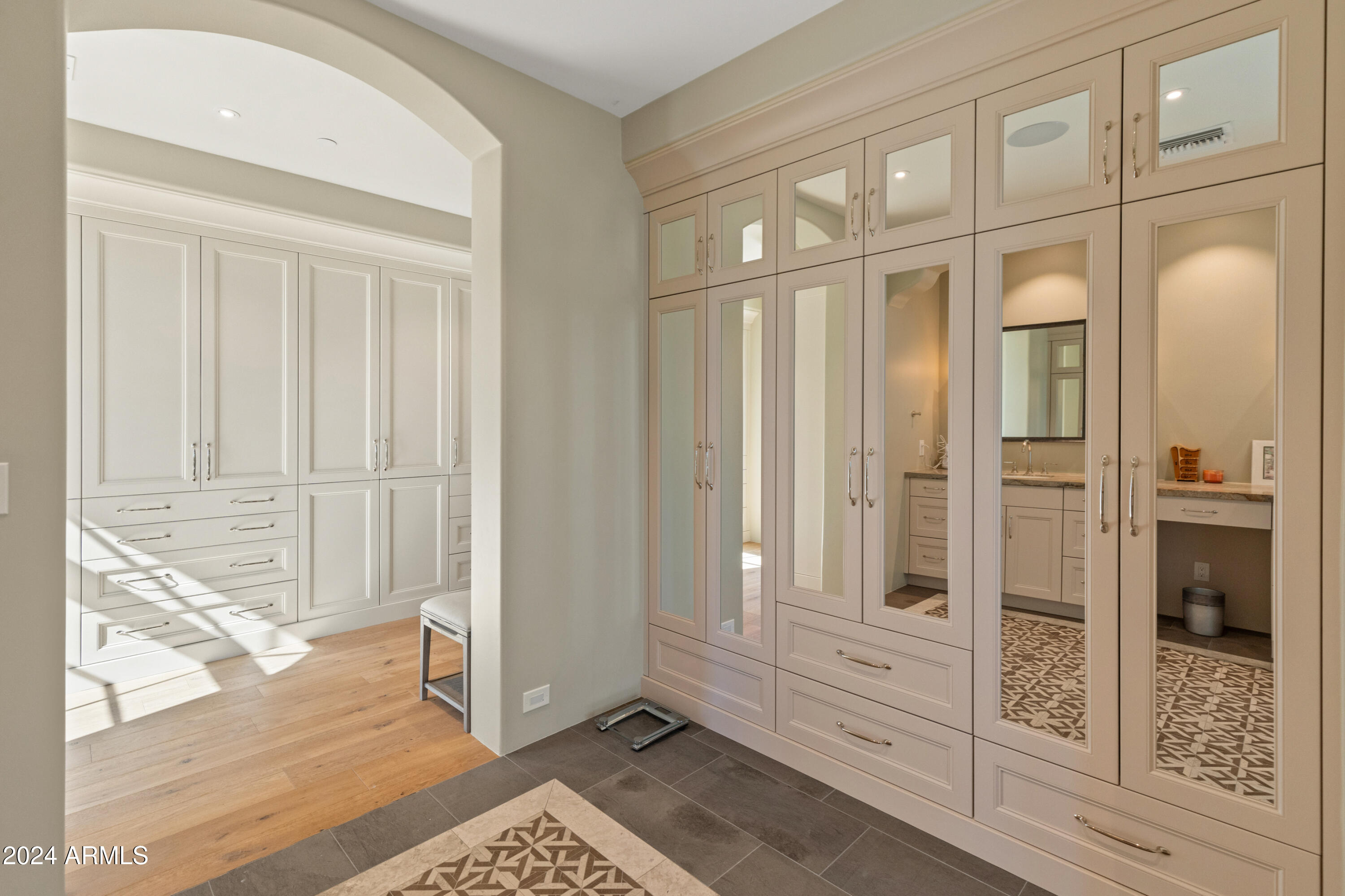 Paradise Valley, Arizona 85253, United States, 4 Bedrooms Bedrooms, ,6 BathroomsBathrooms,Residential,Active,32363