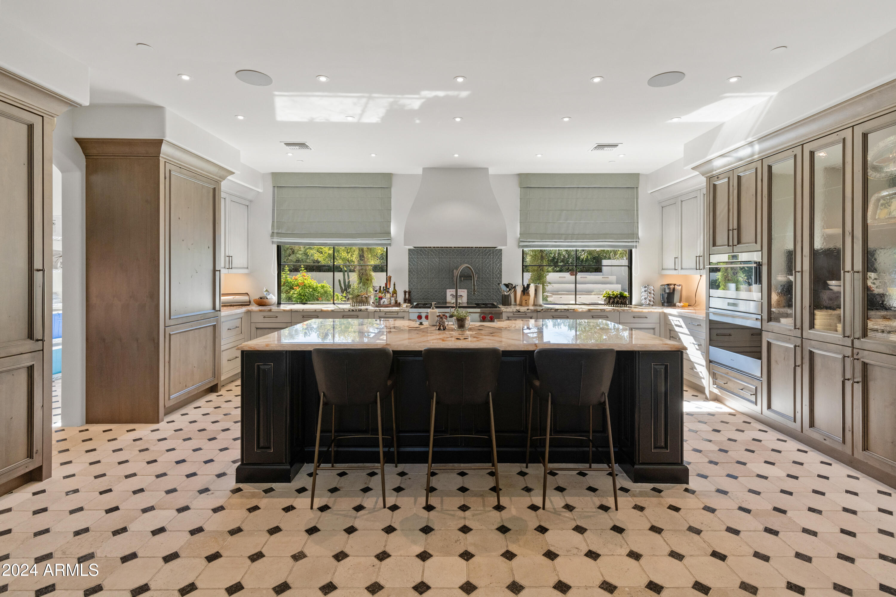 Paradise Valley, Arizona 85253, United States, 4 Bedrooms Bedrooms, ,6 BathroomsBathrooms,Residential,Active,32363