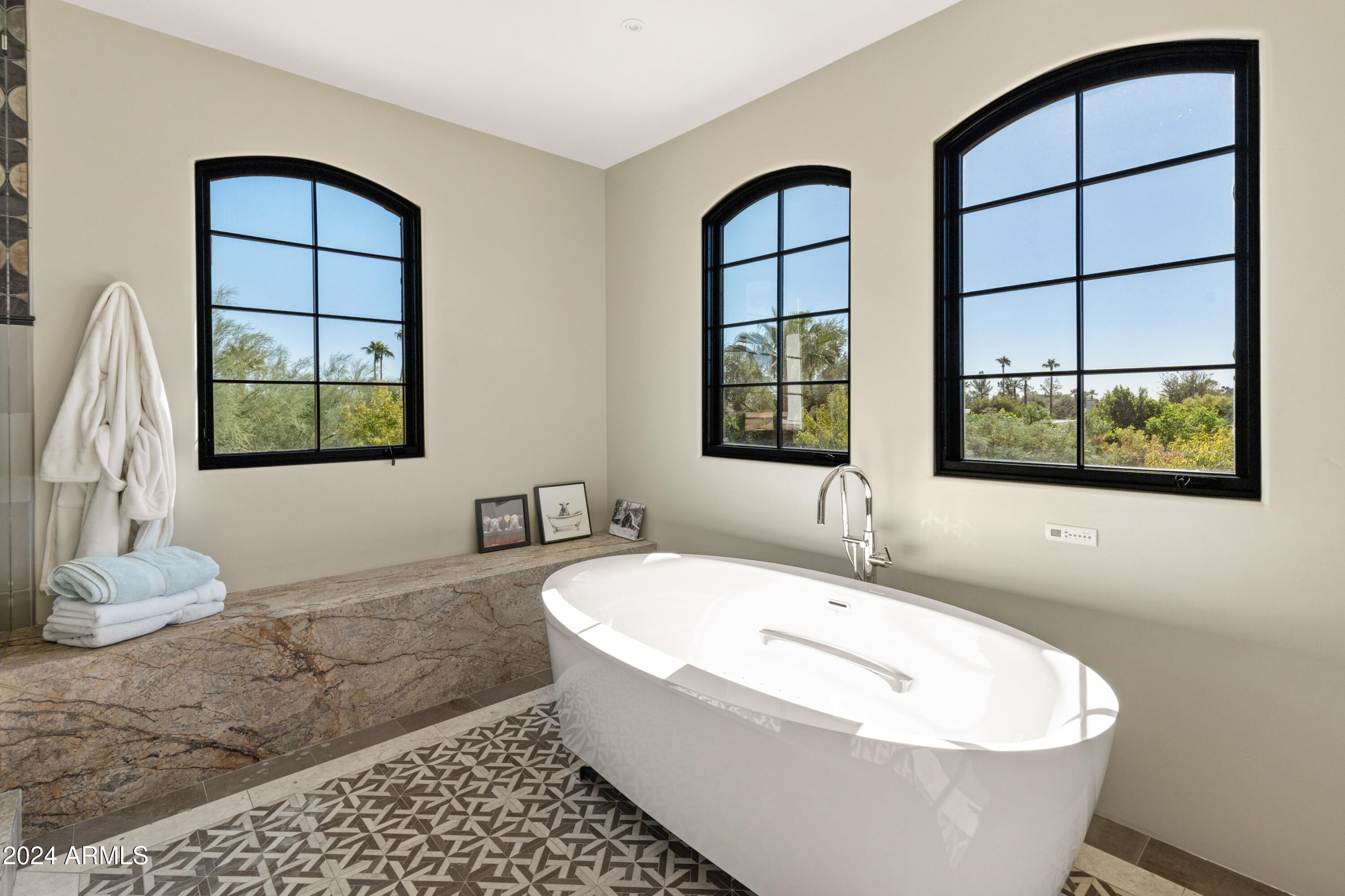 Paradise Valley, Arizona 85253, United States, 4 Bedrooms Bedrooms, ,6 BathroomsBathrooms,Residential,Active,32363