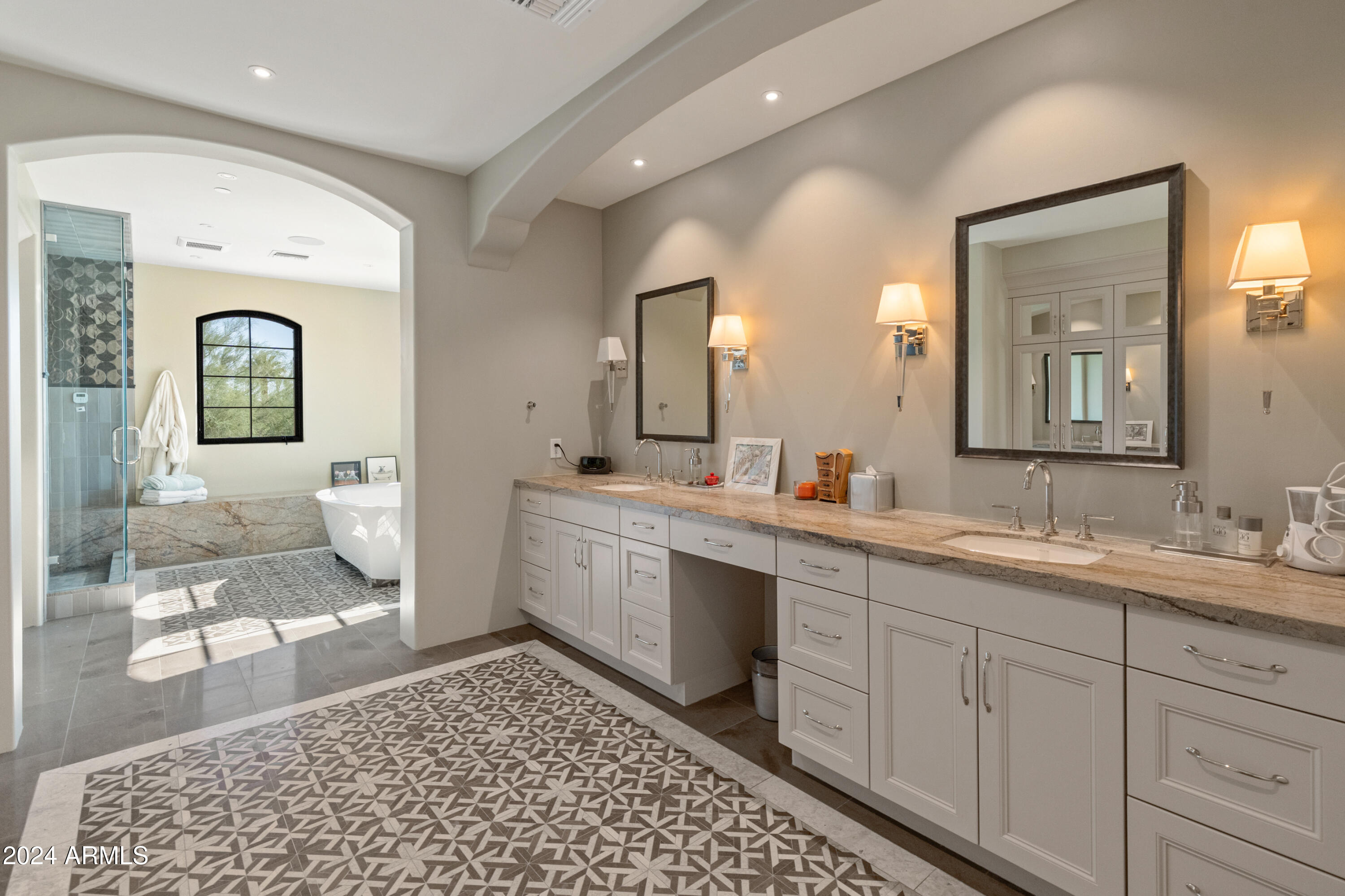 Paradise Valley, Arizona 85253, United States, 4 Bedrooms Bedrooms, ,6 BathroomsBathrooms,Residential,Active,32363