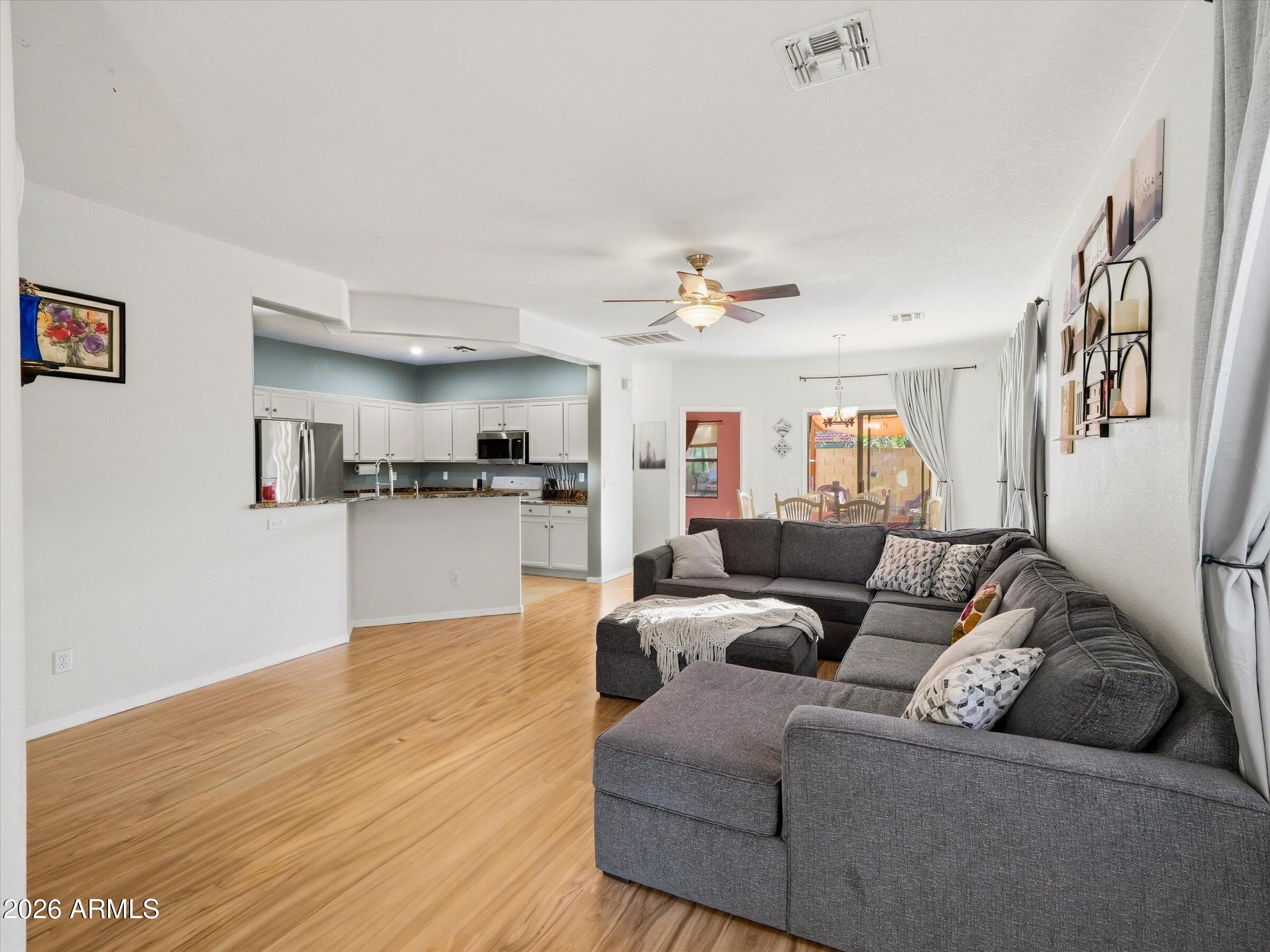 5833 E NORLAND Street