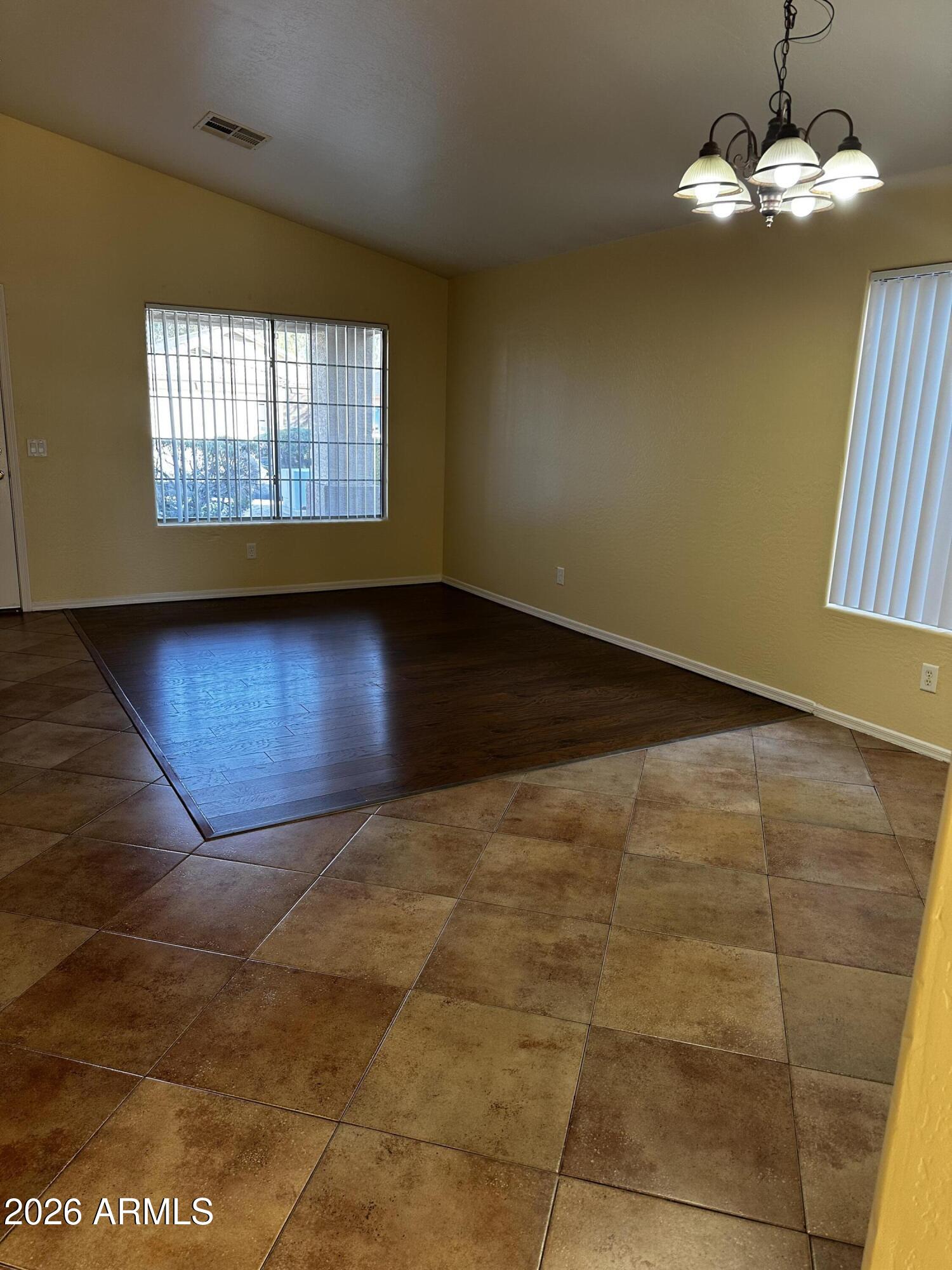 11417 W WINDSOR Avenue