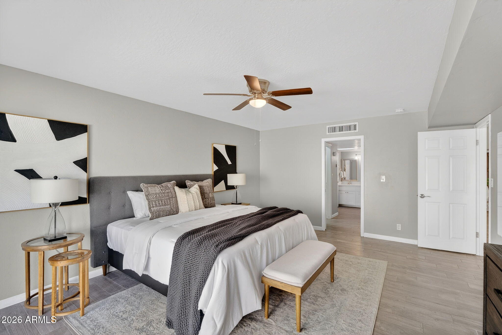 4 E SAN MIGUEL Avenue