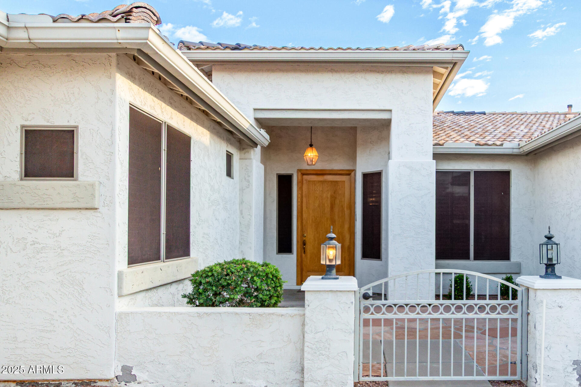 2005 W LONGHORN Drive