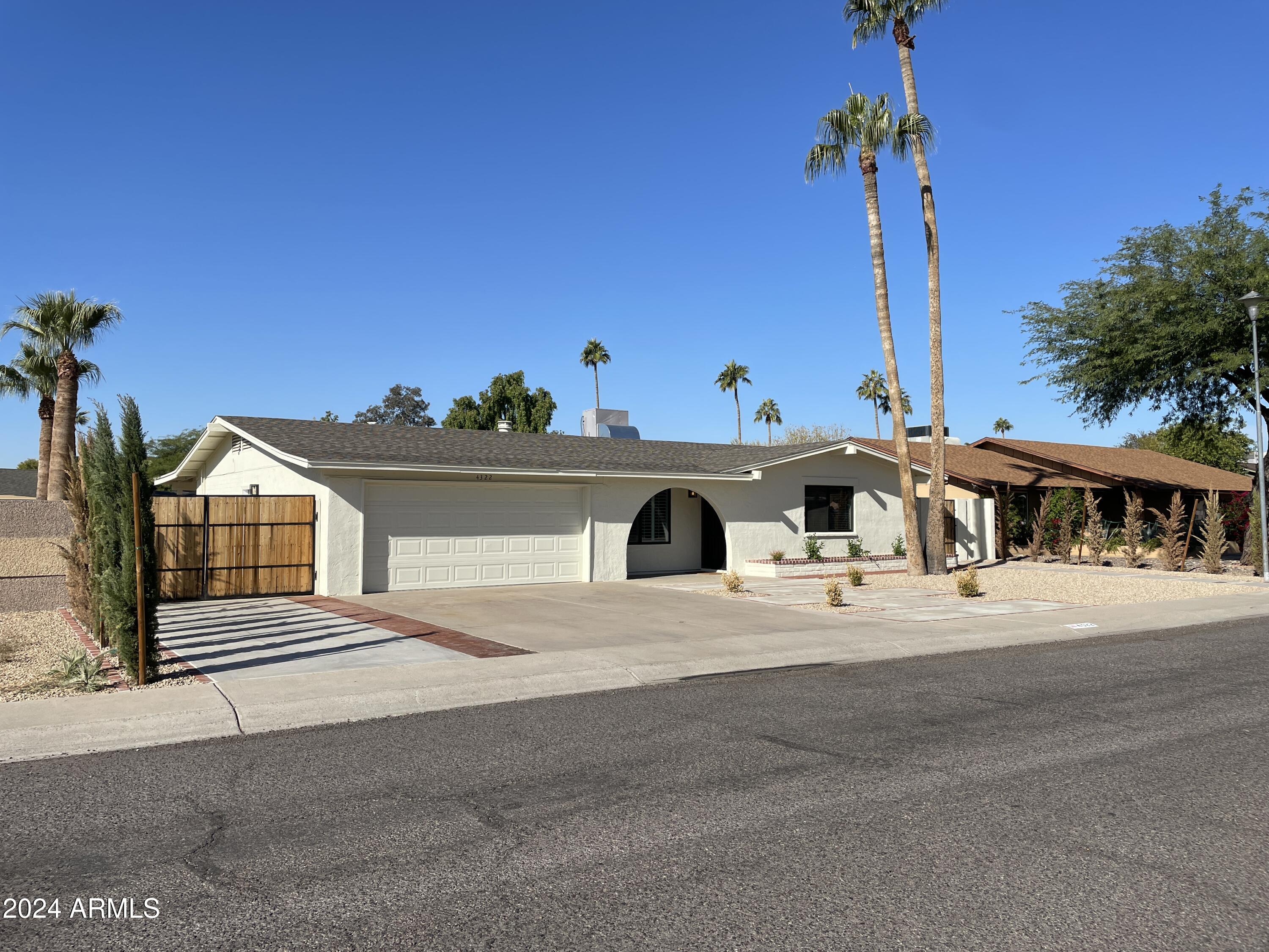 4322 W SANDRA Circle