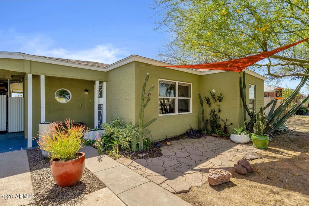 Photo of 1717 W Clarendon Avenue, Phoenix, AZ 85015 (MLS # 7000234)