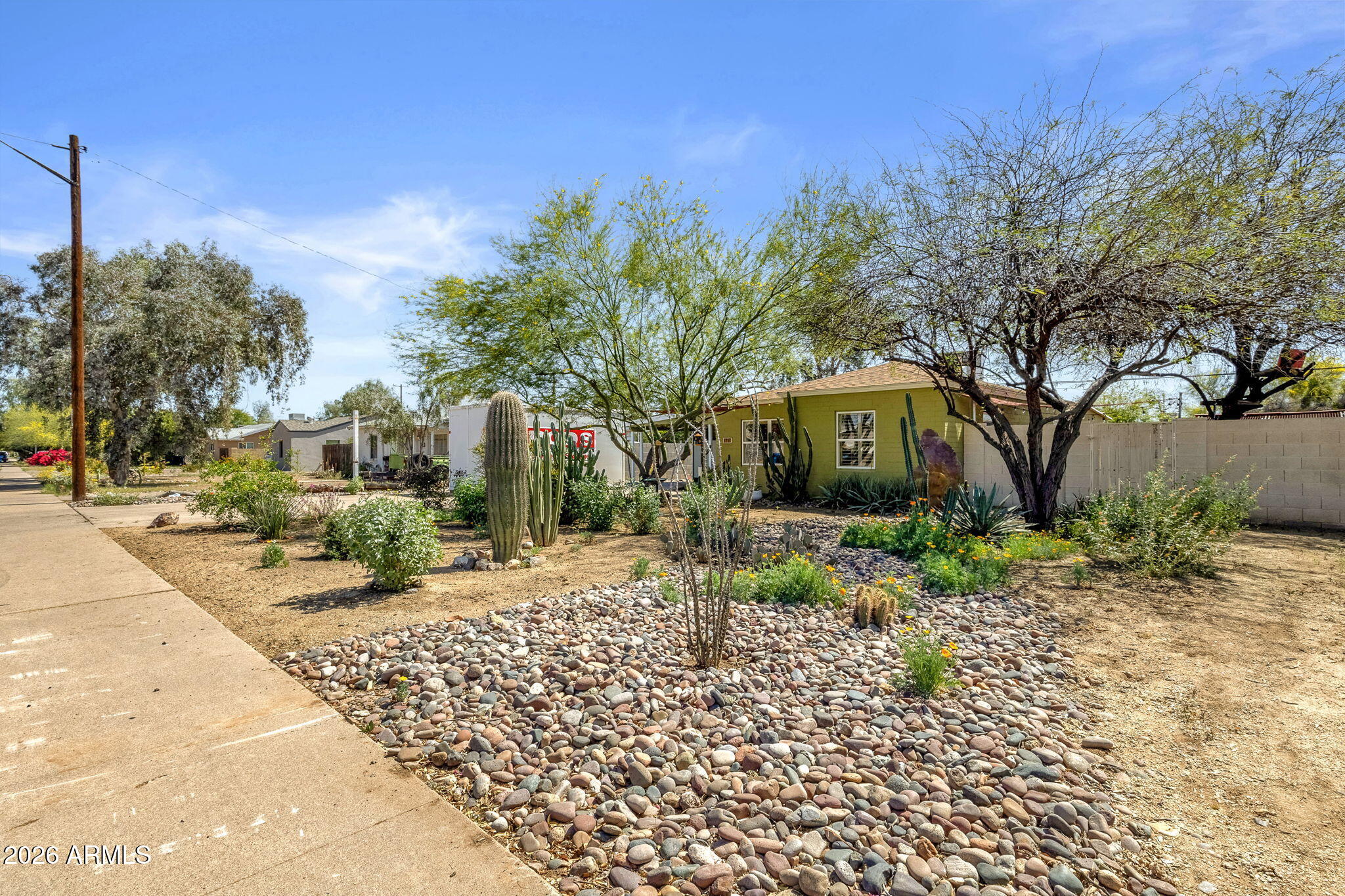 1717 W CLARENDON Avenue