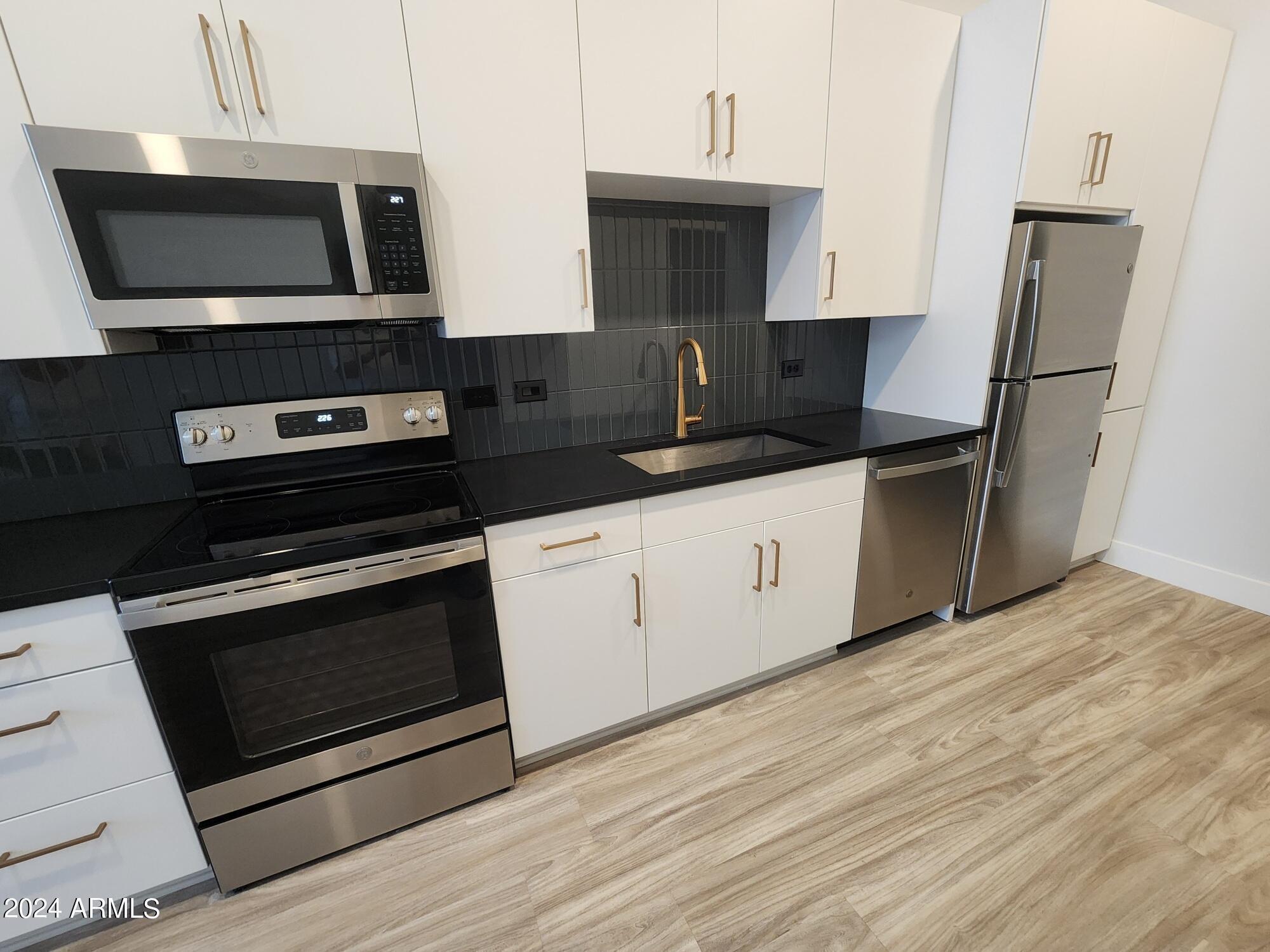 1727 E Pecos Road S4