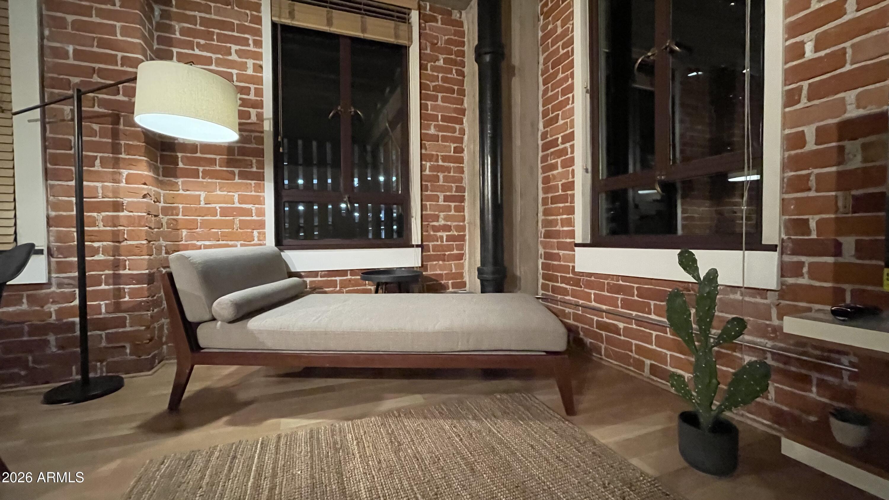 114 W ADAMS Street 404