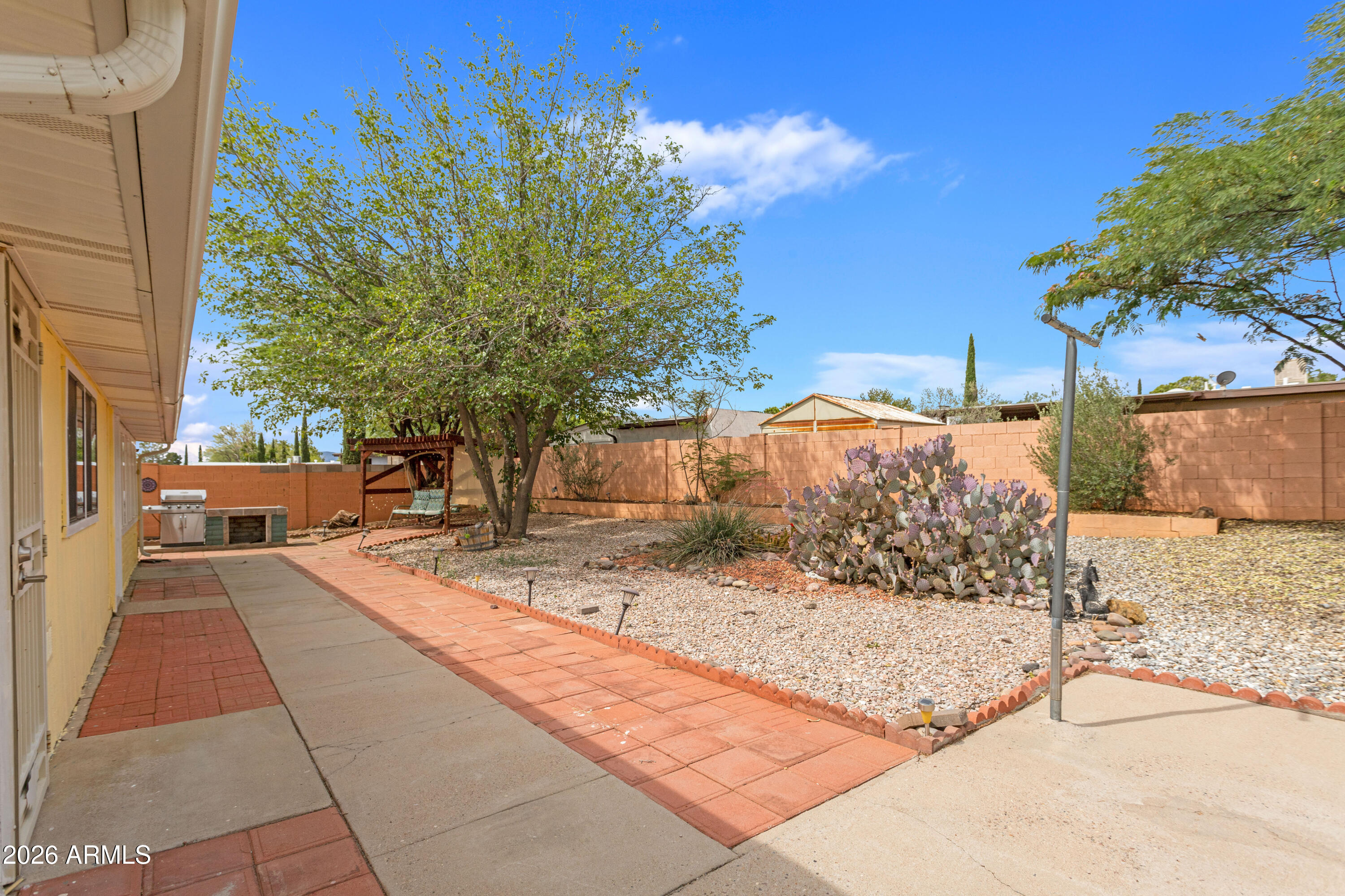 880 E MIMOSA Circle