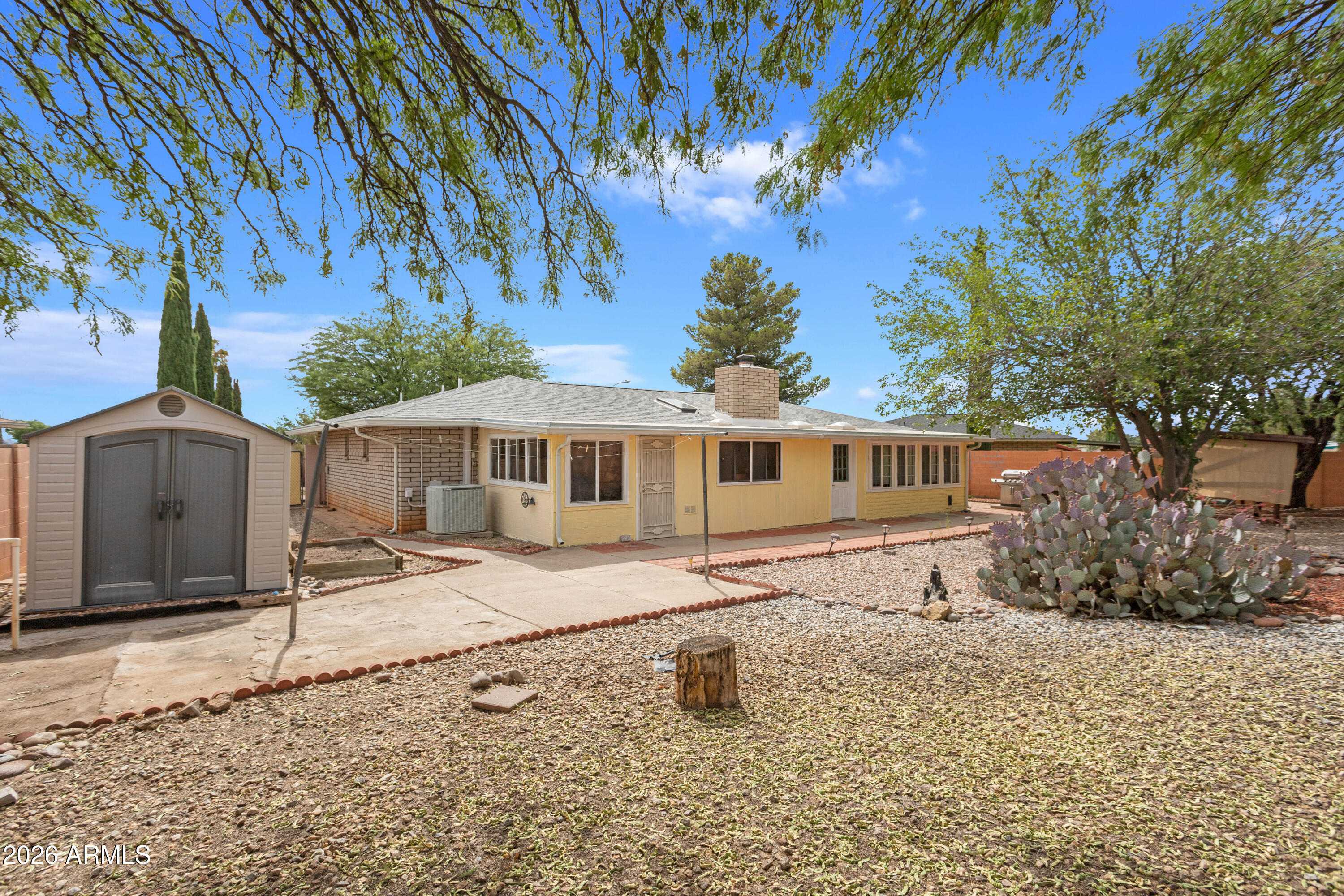 880 E MIMOSA Circle